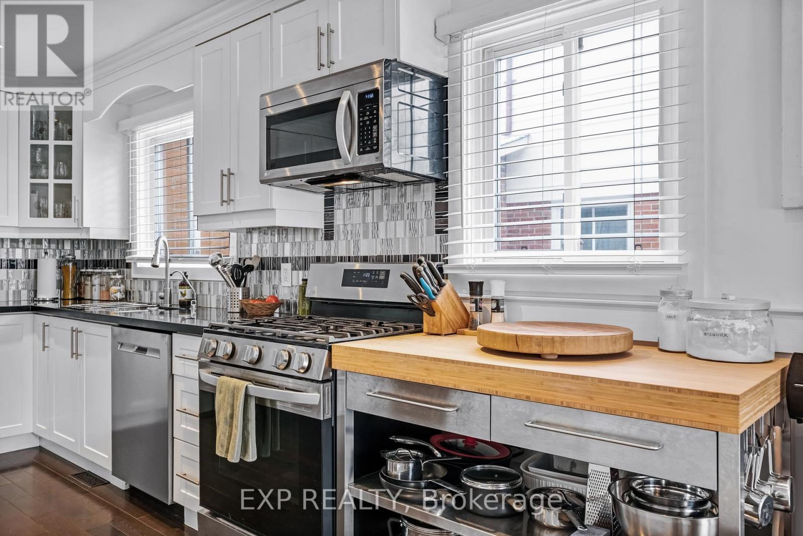 29 Golders Green Avenue, Toronto, Ontario  M1C 3N5 - Photo 8 - E12806596