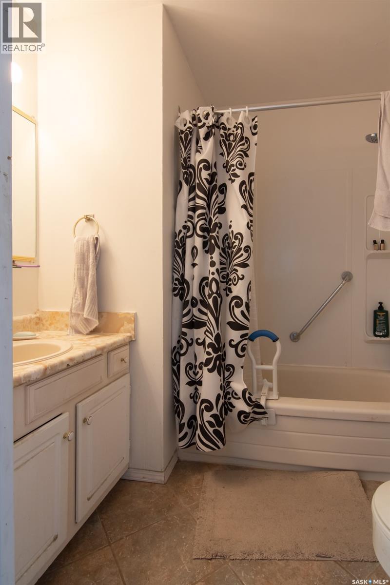 232-234 Langevin Crescent, Saskatoon, Saskatchewan  S7L 5R3 - Photo 11 - SK028931