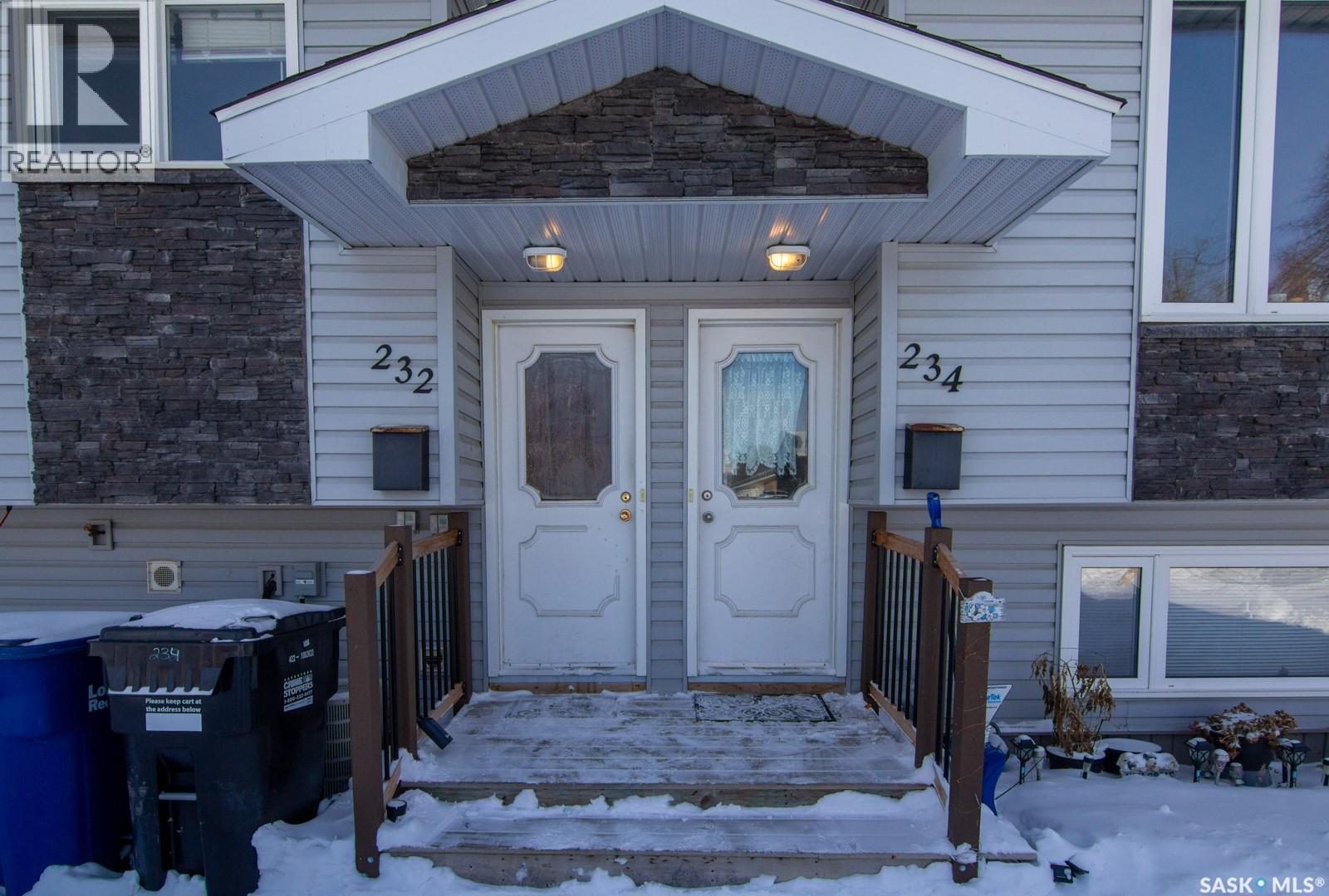 232-234 Langevin Crescent, Saskatoon, Saskatchewan  S7L 5R3 - Photo 2 - SK028931