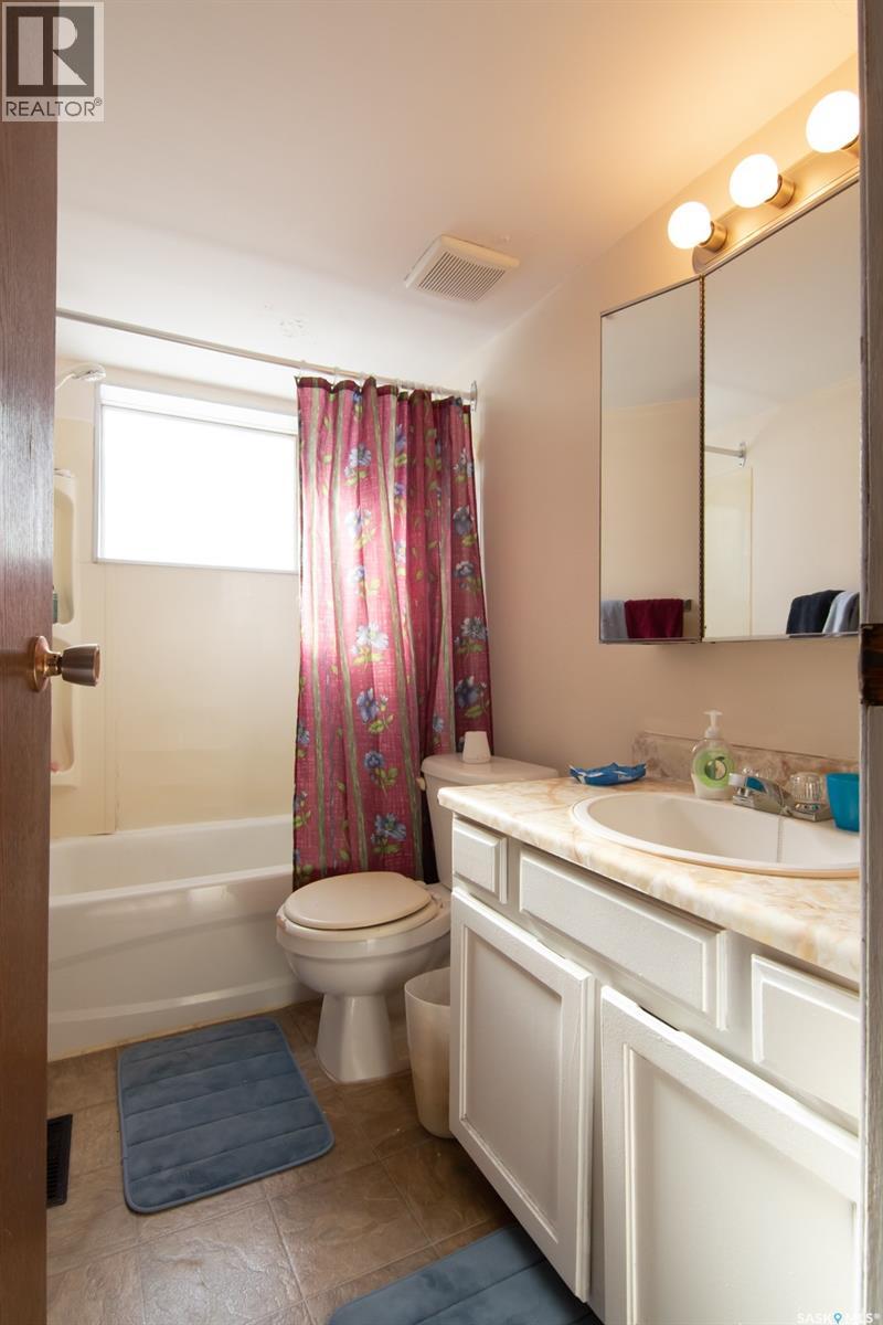 232-234 Langevin Crescent, Saskatoon, Saskatchewan  S7L 5R3 - Photo 24 - SK028931
