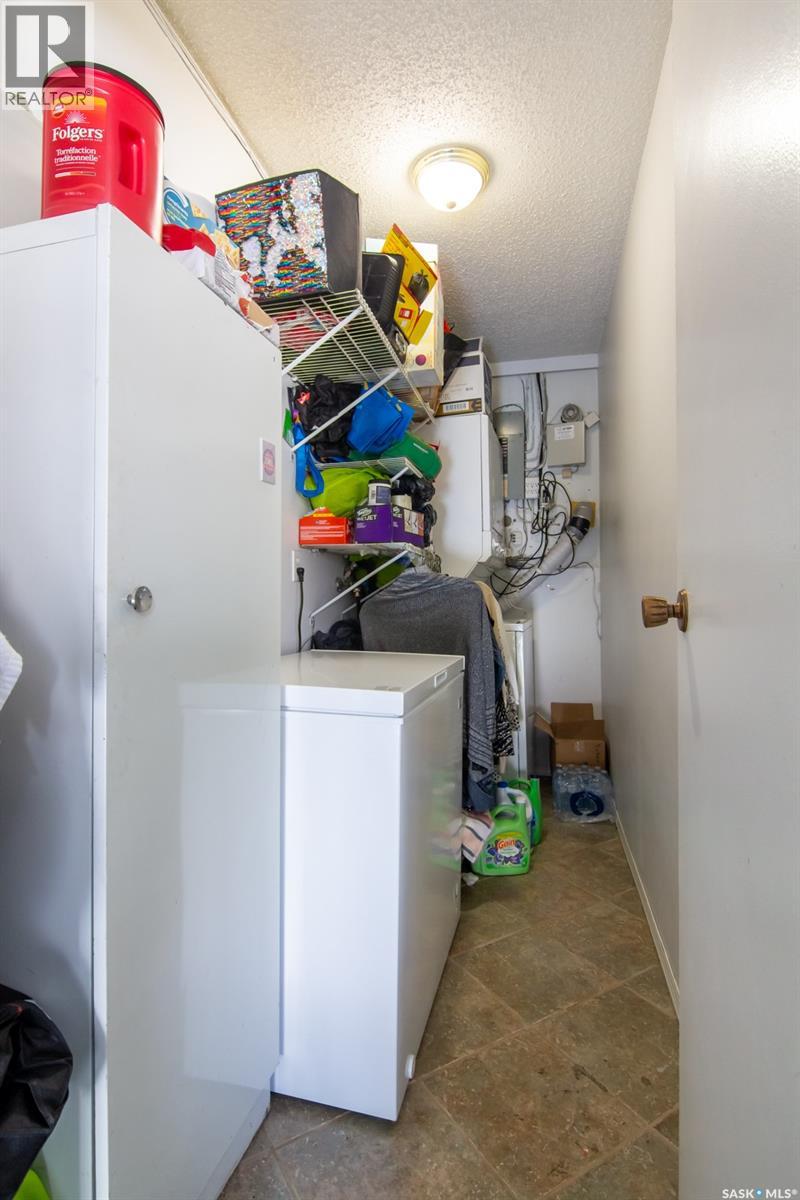 232-234 Langevin Crescent, Saskatoon, Saskatchewan  S7L 5R3 - Photo 9 - SK028931