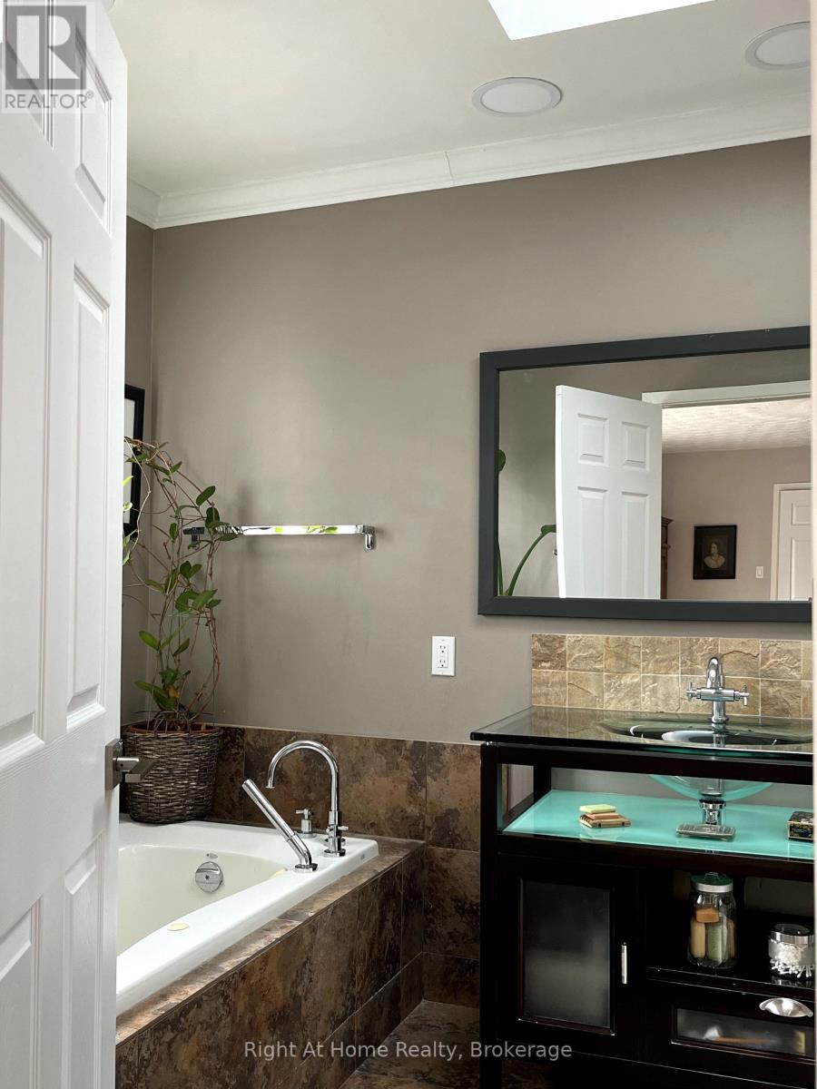 5224 Verhoeven Road, Burlington, Ontario  L7L 3A9 - Photo 22 - W12806674