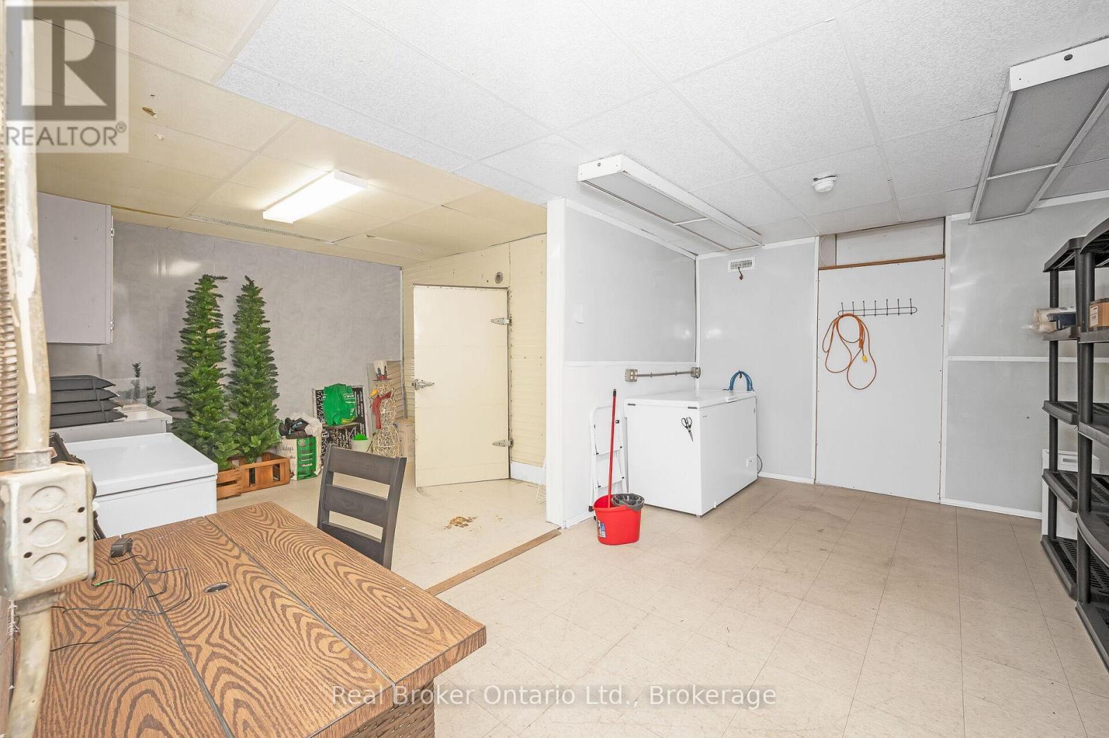 122 King Street, Brant (Burford), Ontario  N0E 1A0 - Photo 11 - X12806654