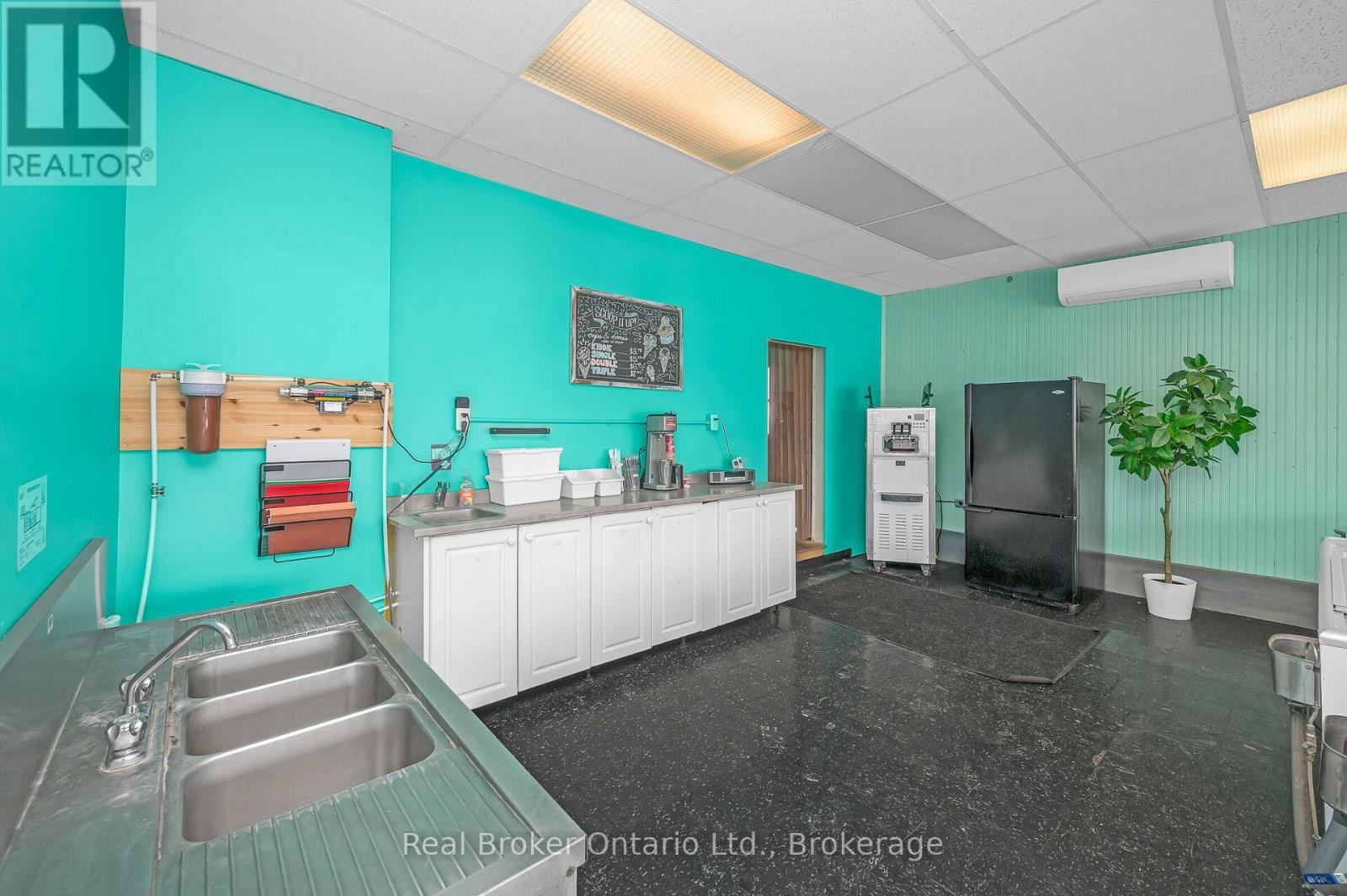 122 King Street, Brant (Burford), Ontario  N0E 1A0 - Photo 7 - X12806654