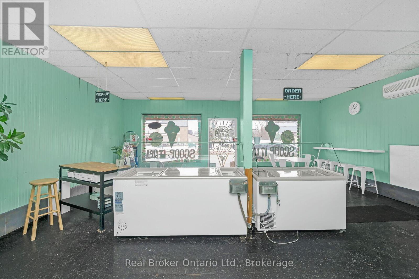 122 King Street, Brant, Ontario  N0E 1A0 - Photo 9 - X12806666