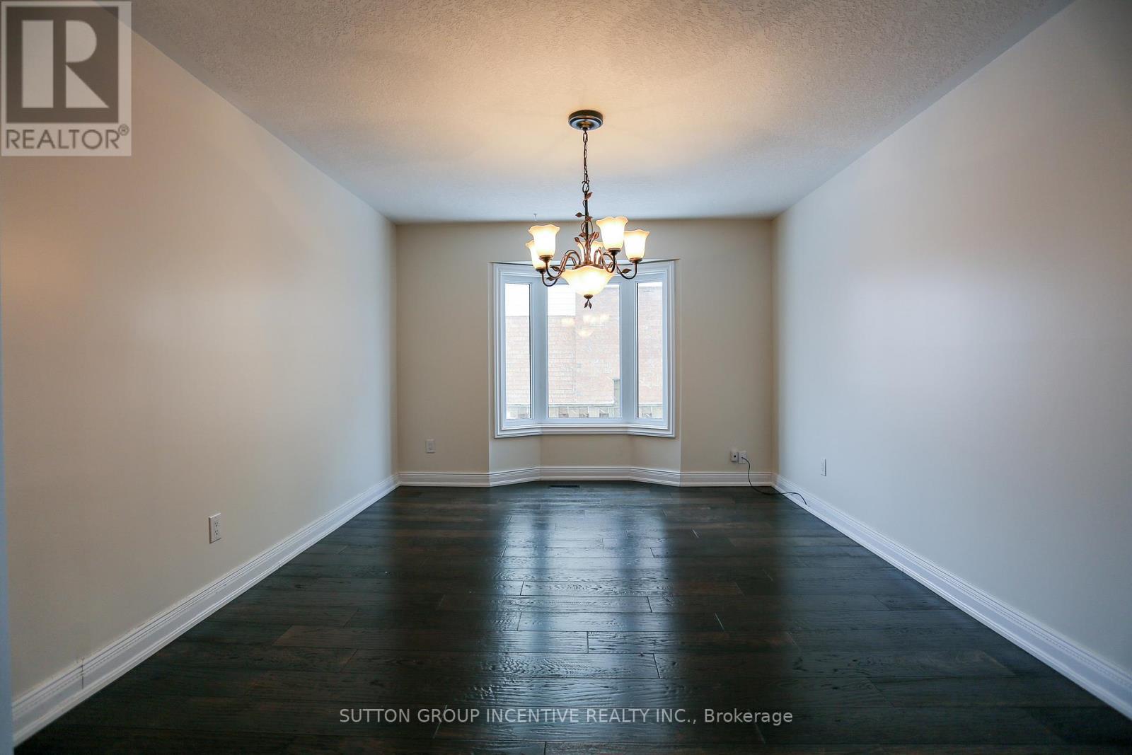 10 Gordon Court, Barrie (West Bayfield), Ontario  L4N 7A4 - Photo 8 - S12806518