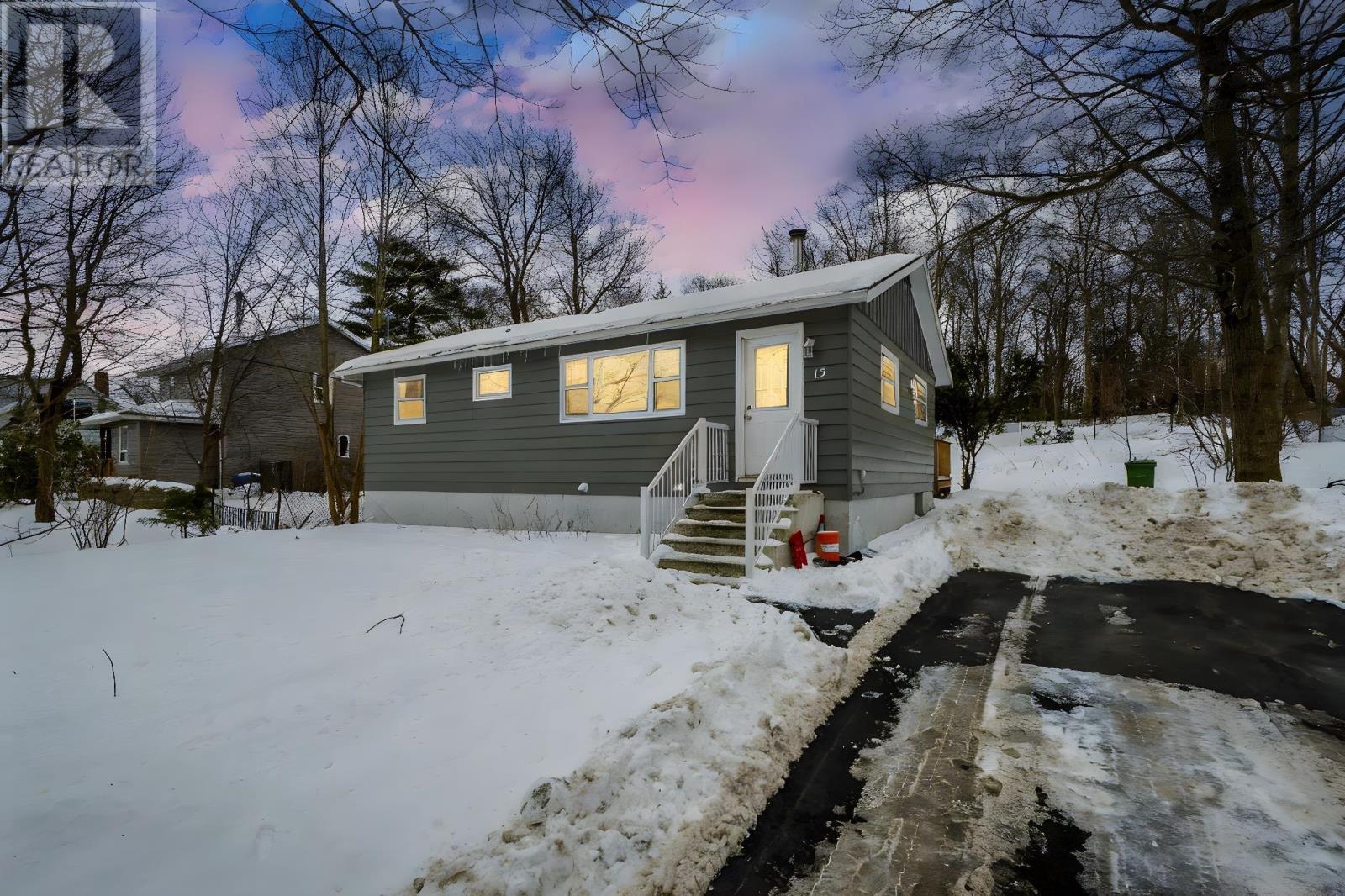 15 Saint Michaels Avenue, Halifax, Nova Scotia  B3P 1M6 - Photo 1 - 202603151