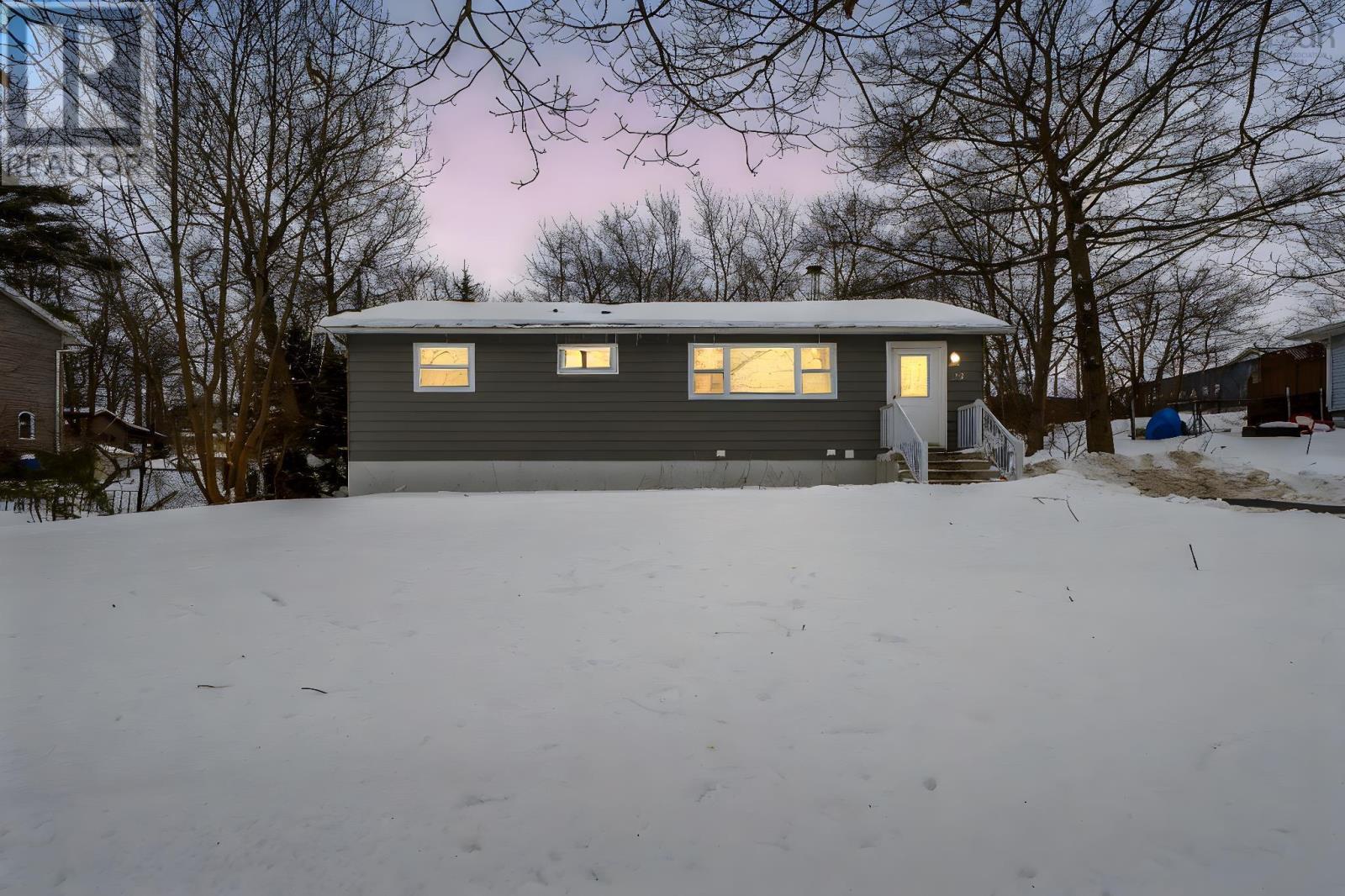 15 Saint Michaels Avenue, Halifax, Nova Scotia  B3P 1M6 - Photo 2 - 202603151