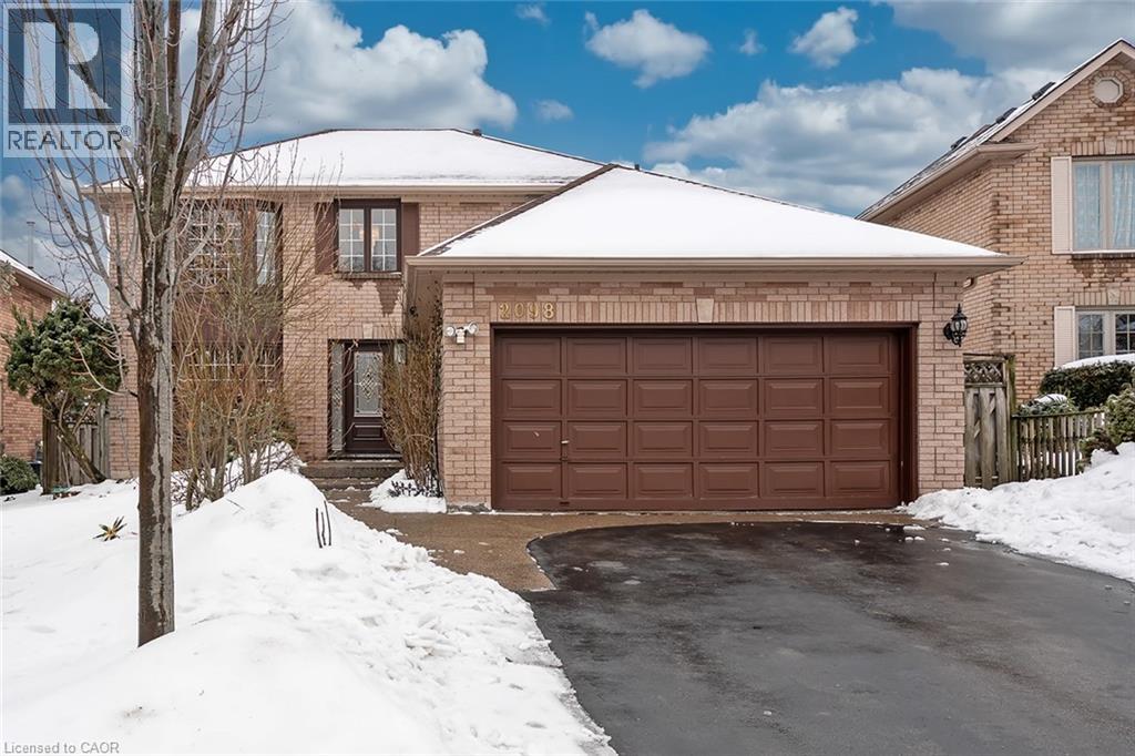 2098 OAKMEAD Boulevard, Oakville, Ontario