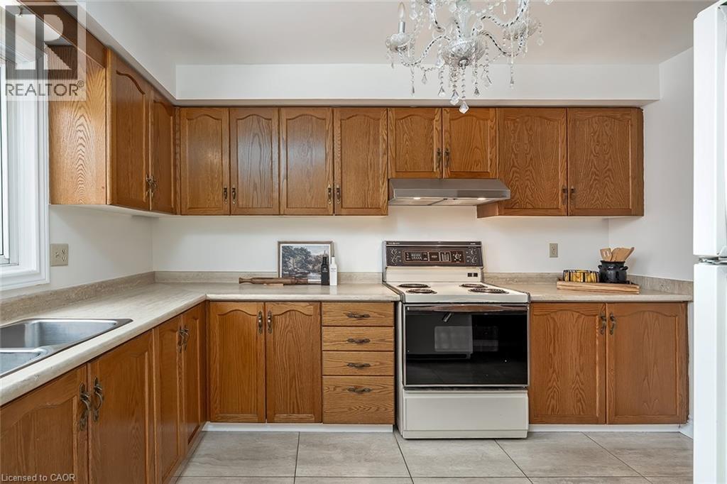 2098 Oakmead Boulevard, Oakville, Ontario  L6H 5C1 - Photo 9 - 40805566