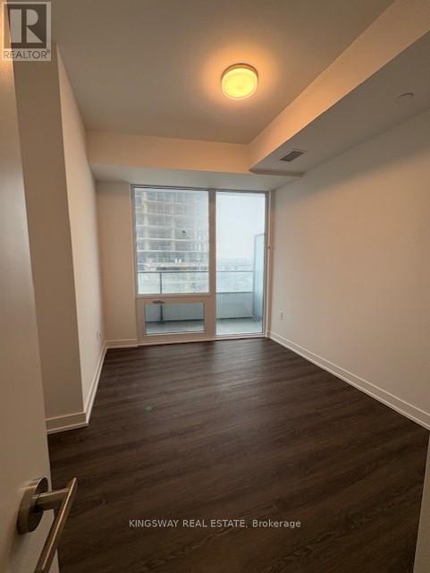 810 - 448 Burnhamthorpe Road W, Mississauga, Ontario  L5B 0R4 - Photo 2 - W12806556