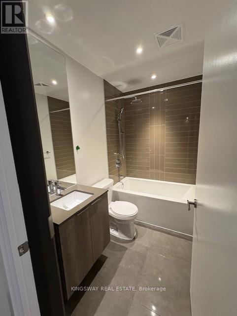 810 - 448 Burnhamthorpe Road W, Mississauga, Ontario  L5B 0R4 - Photo 4 - W12806556