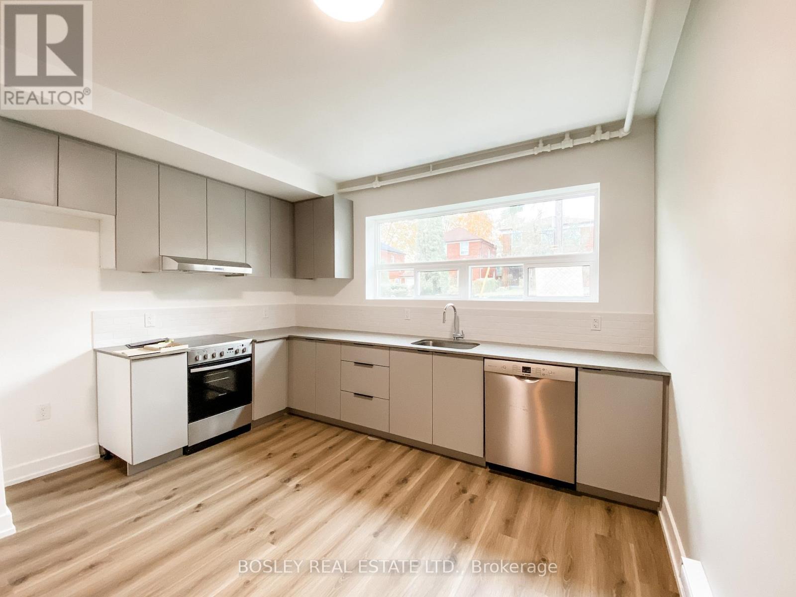 9 - 14 WADSWORTH BOULEVARD, Toronto, Ontario