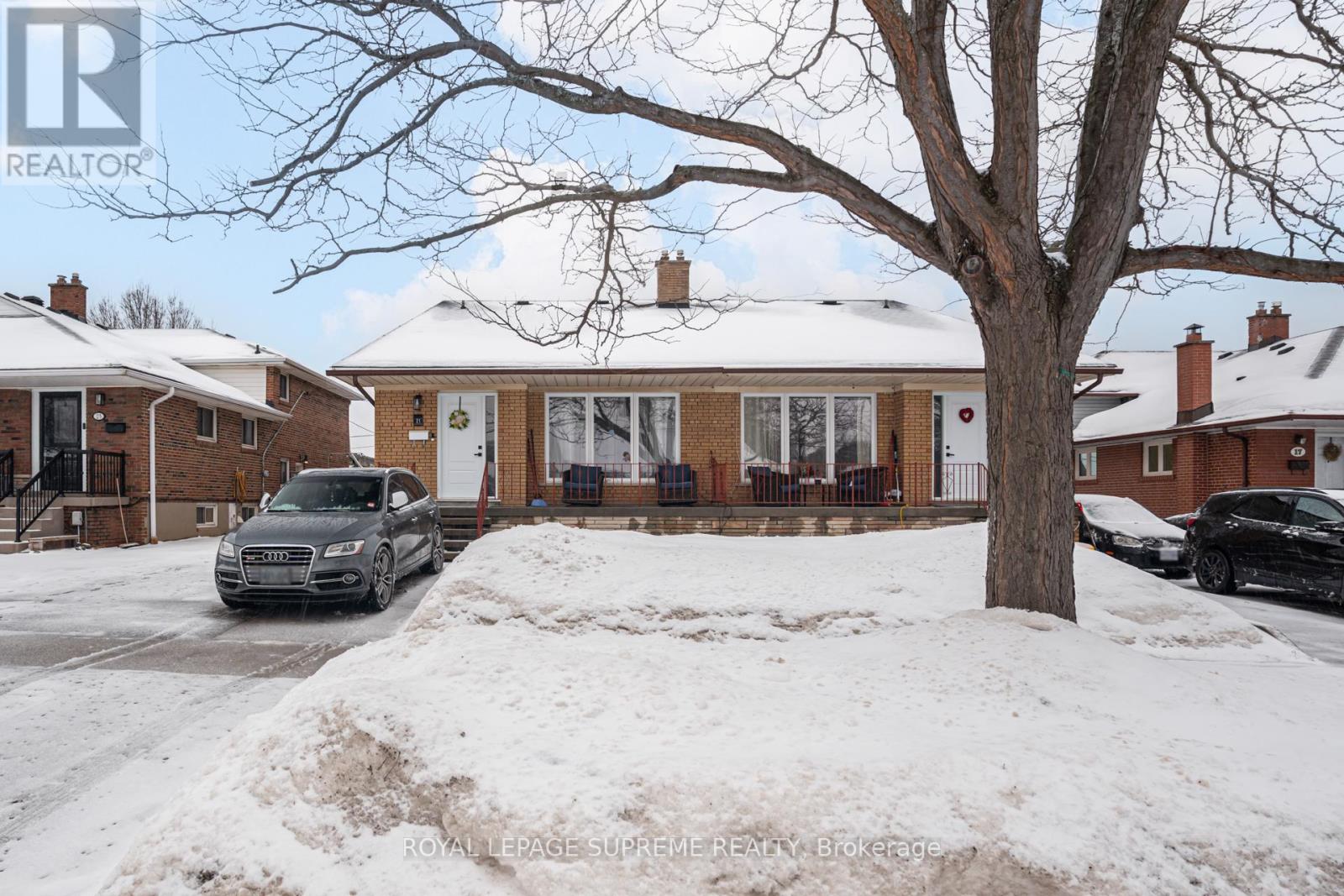 LOWER - 21 FEATHERWOOD PLACE, Toronto, Ontario