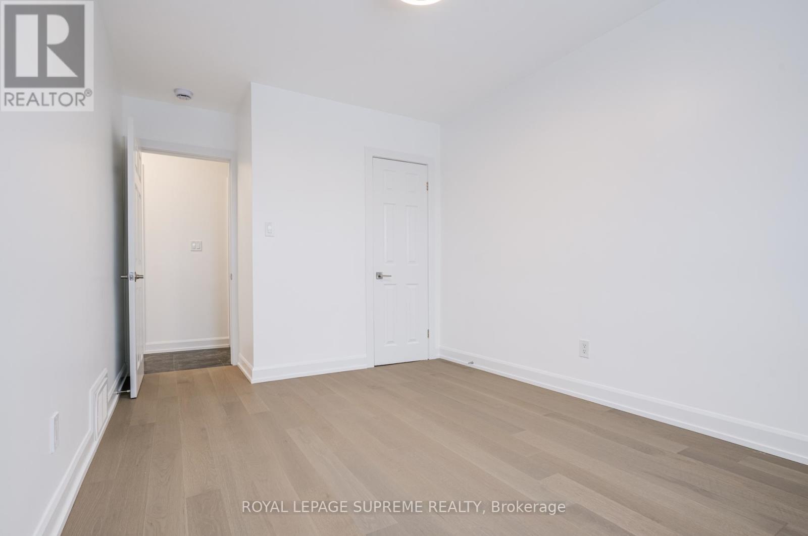 Lower - 21 Featherwood Place, Toronto, Ontario  M9A 4V7 - Photo 13 - W12806588