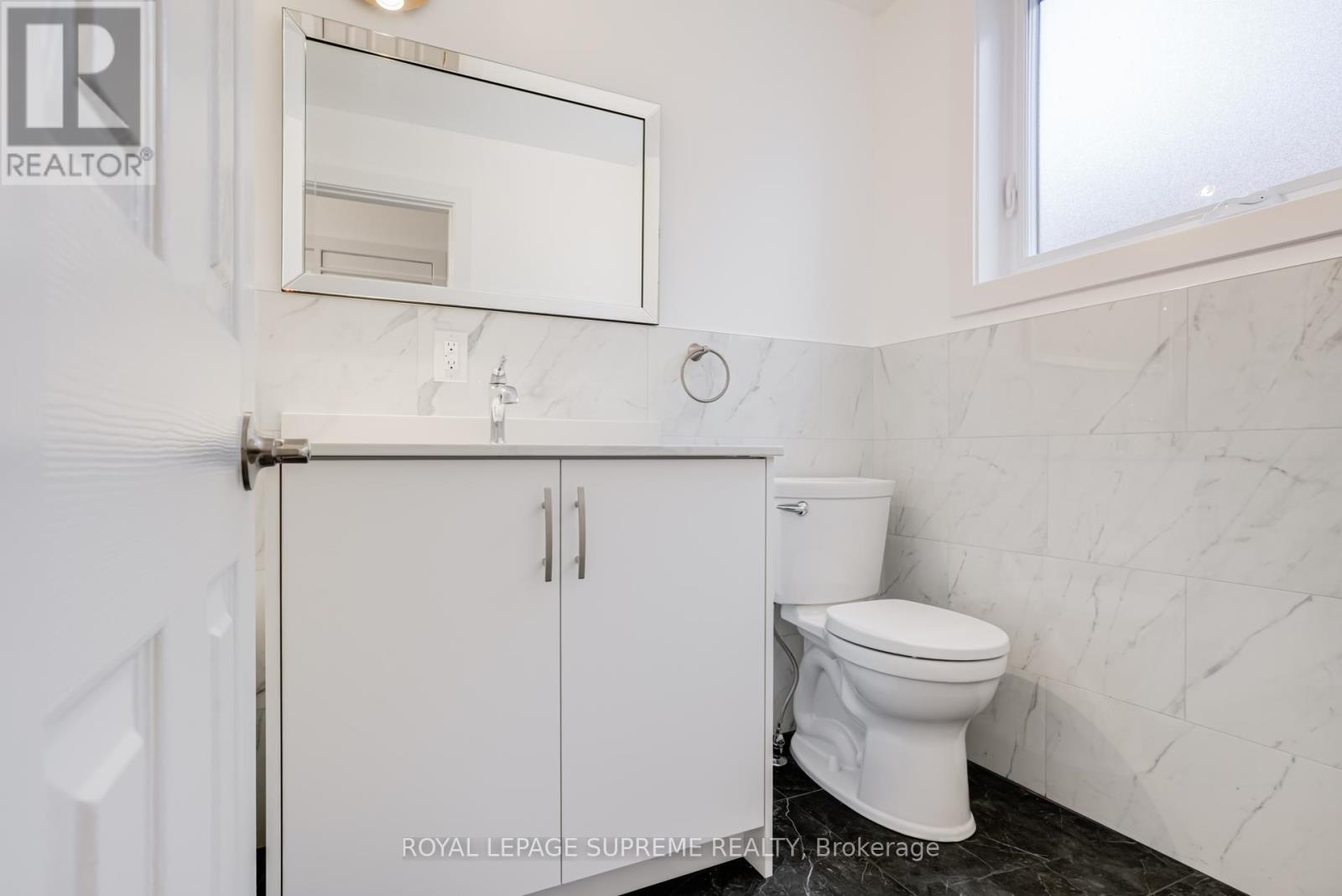 Lower - 21 Featherwood Place, Toronto, Ontario  M9A 4V7 - Photo 14 - W12806588