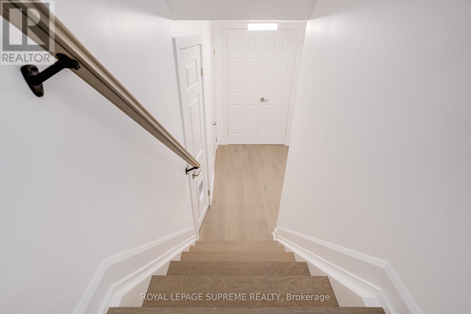 Lower - 21 Featherwood Place, Toronto, Ontario  M9A 4V7 - Photo 16 - W12806588