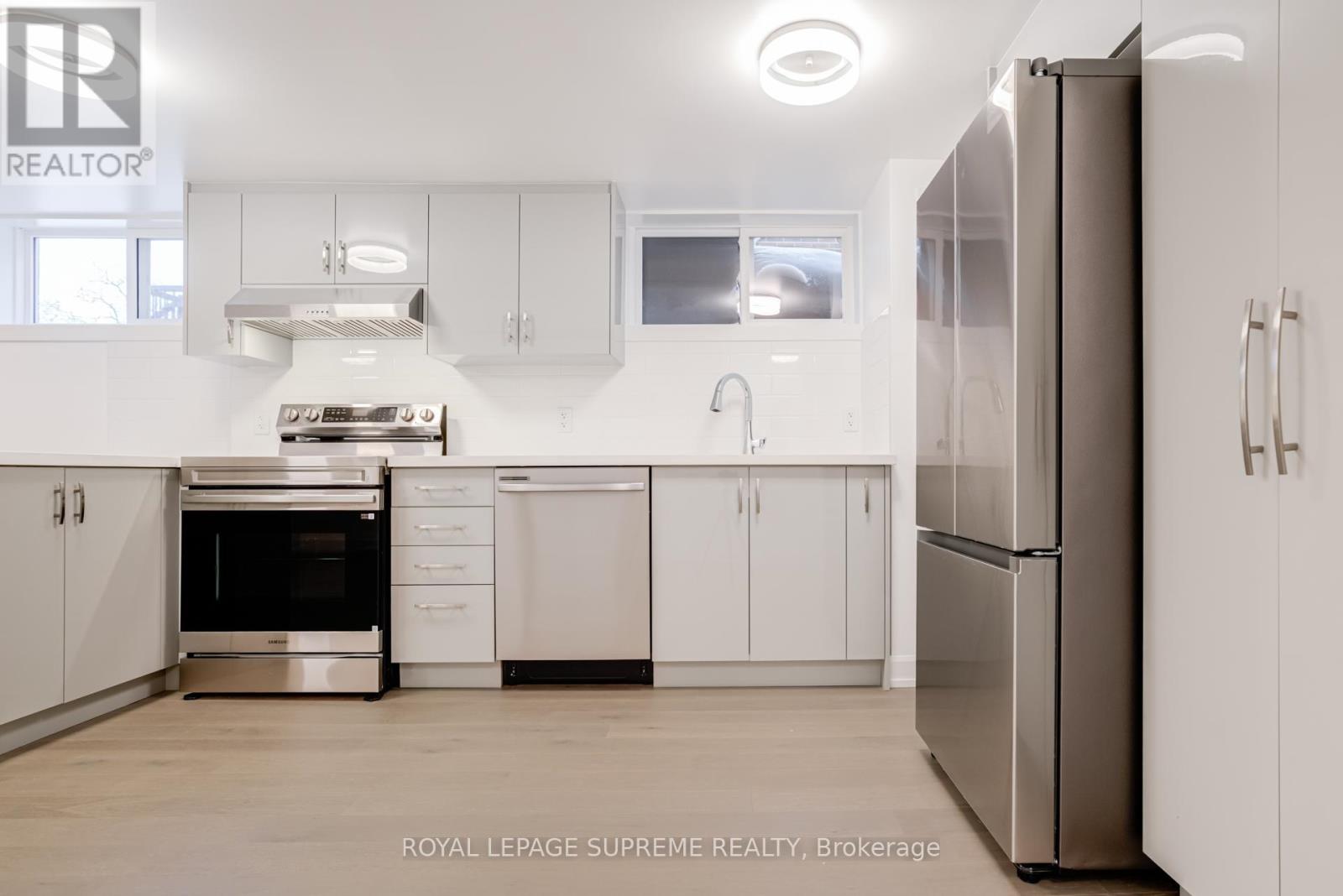 Lower - 21 Featherwood Place, Toronto, Ontario  M9A 4V7 - Photo 18 - W12806588