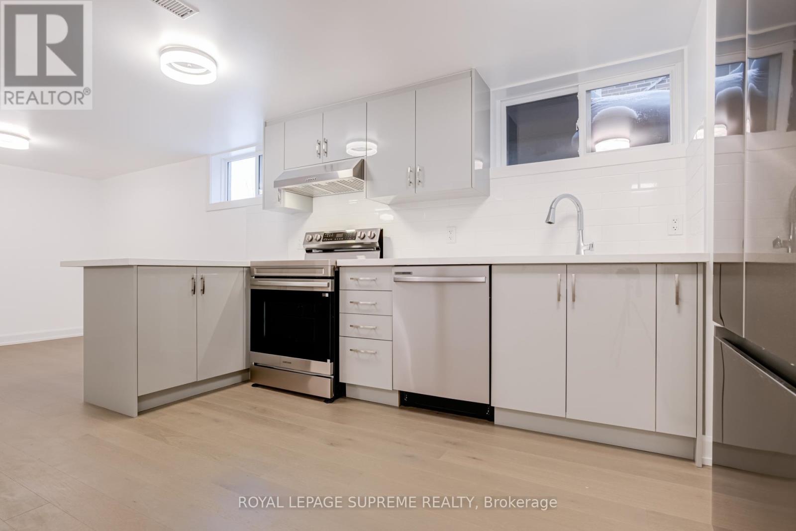 Lower - 21 Featherwood Place, Toronto, Ontario  M9A 4V7 - Photo 19 - W12806588