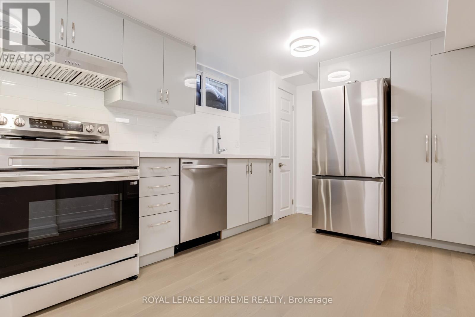 Lower - 21 Featherwood Place, Toronto, Ontario  M9A 4V7 - Photo 20 - W12806588