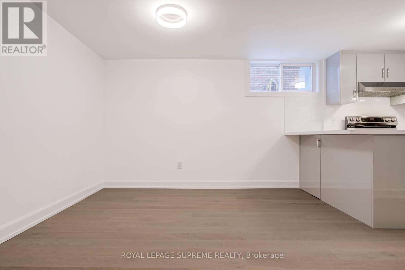 Lower - 21 Featherwood Place, Toronto, Ontario  M9A 4V7 - Photo 23 - W12806588