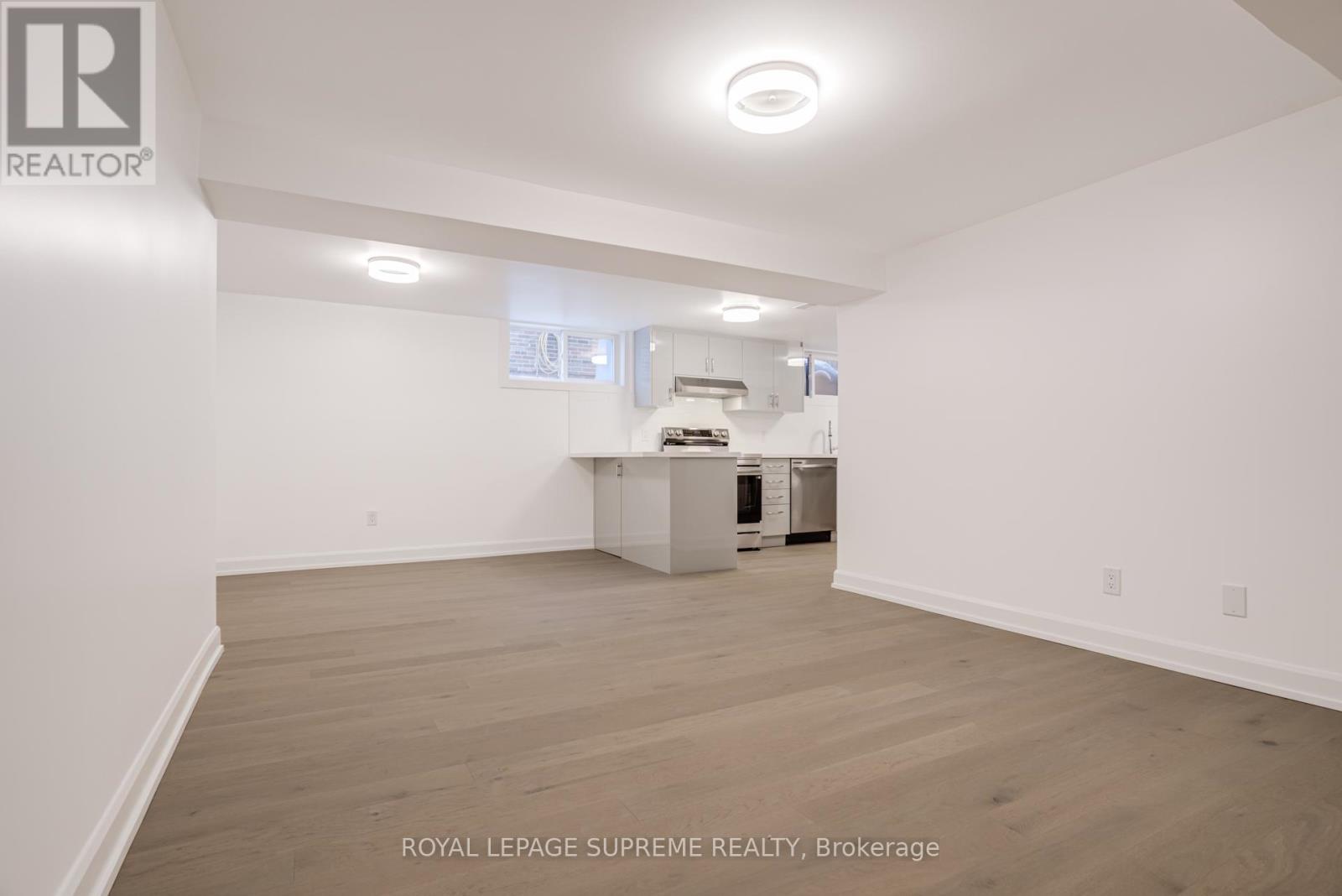 Lower - 21 Featherwood Place, Toronto, Ontario  M9A 4V7 - Photo 25 - W12806588