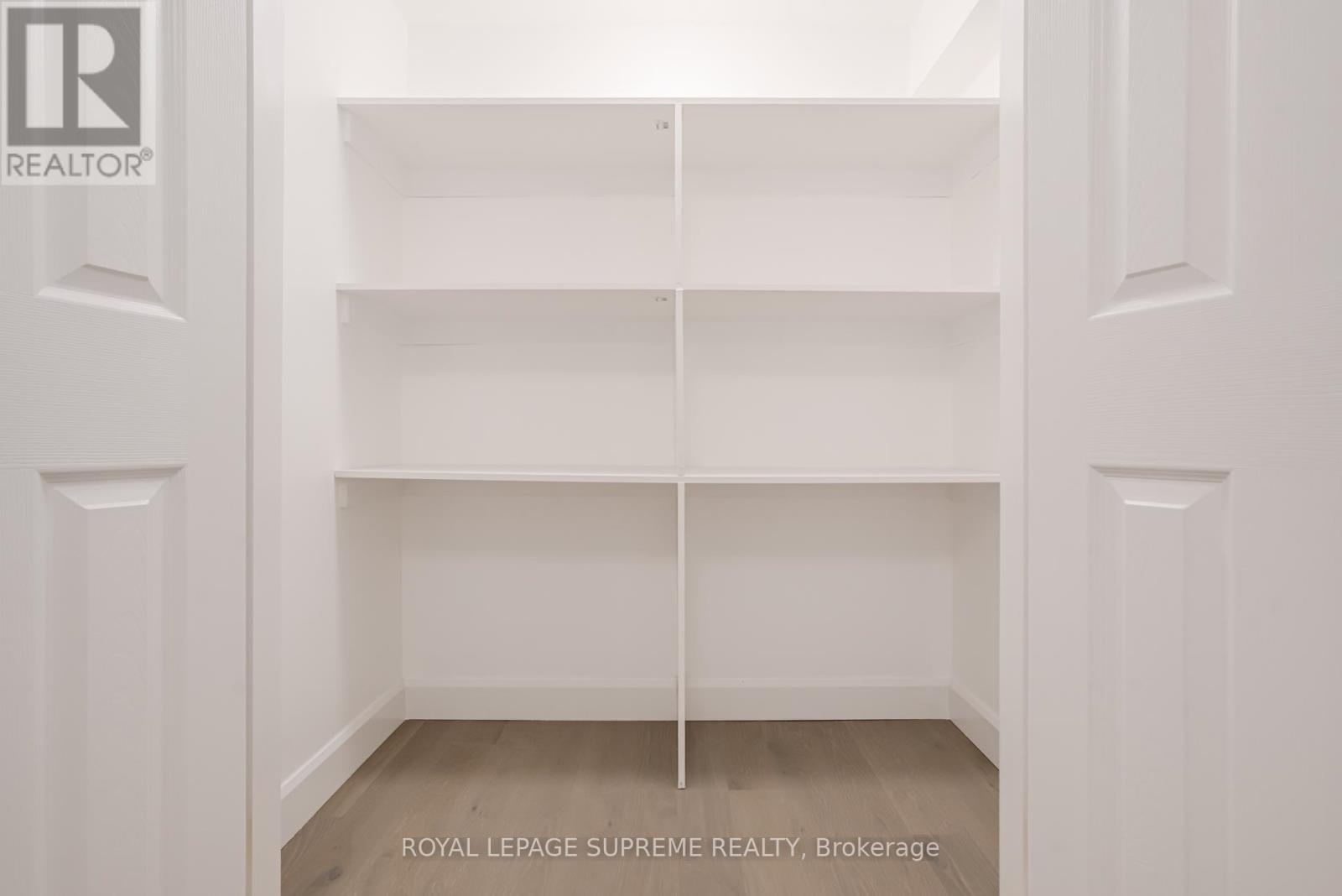 Lower - 21 Featherwood Place, Toronto, Ontario  M9A 4V7 - Photo 28 - W12806588