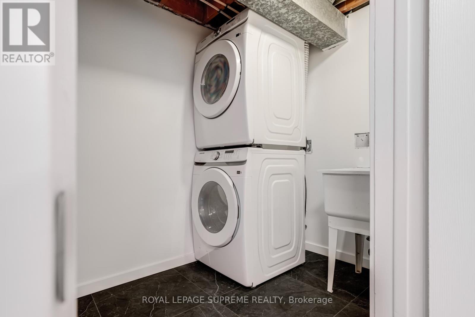 Lower - 21 Featherwood Place, Toronto, Ontario  M9A 4V7 - Photo 29 - W12806588