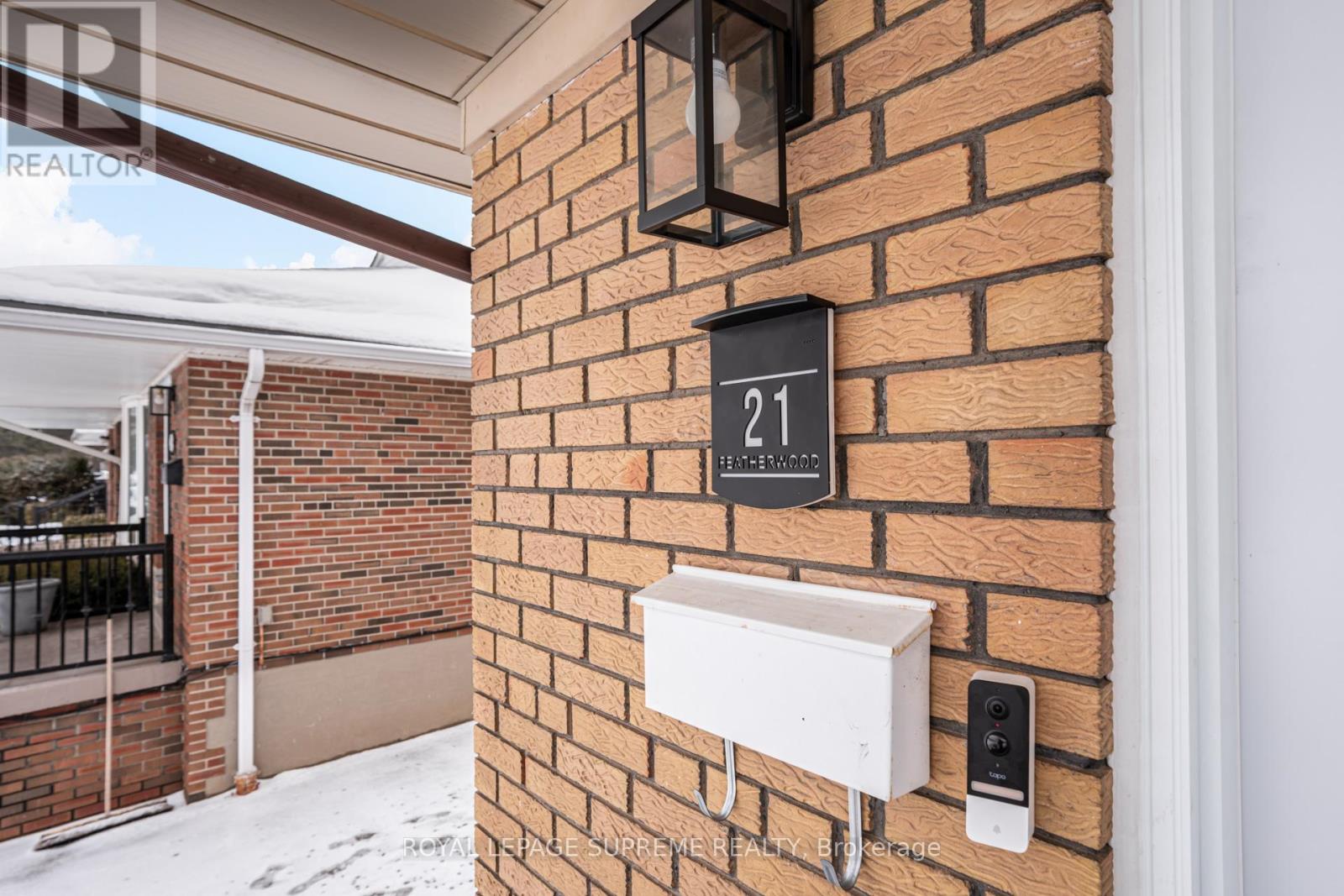 Lower - 21 Featherwood Place, Toronto, Ontario  M9A 4V7 - Photo 4 - W12806588