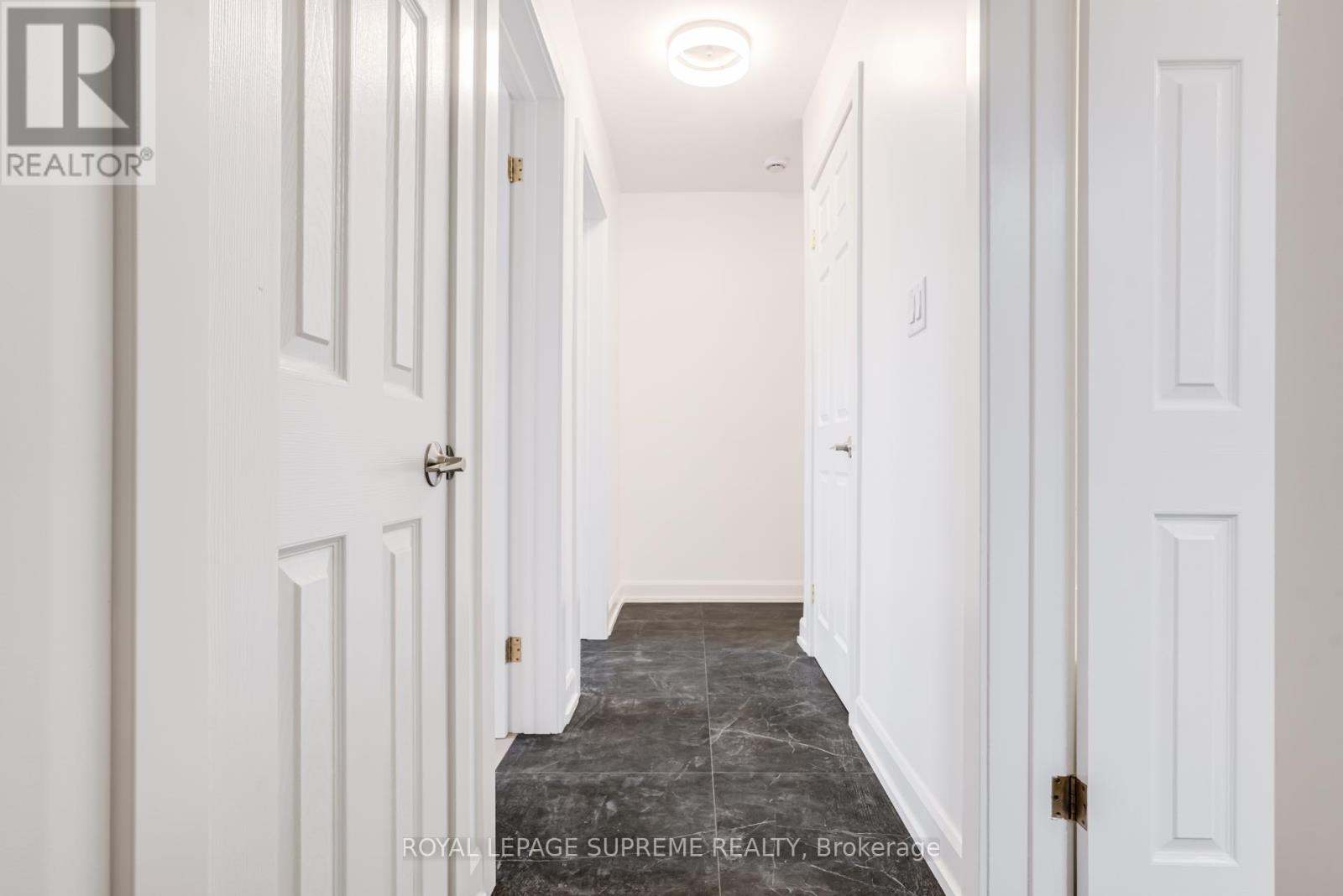 Lower - 21 Featherwood Place, Toronto, Ontario  M9A 4V7 - Photo 7 - W12806588