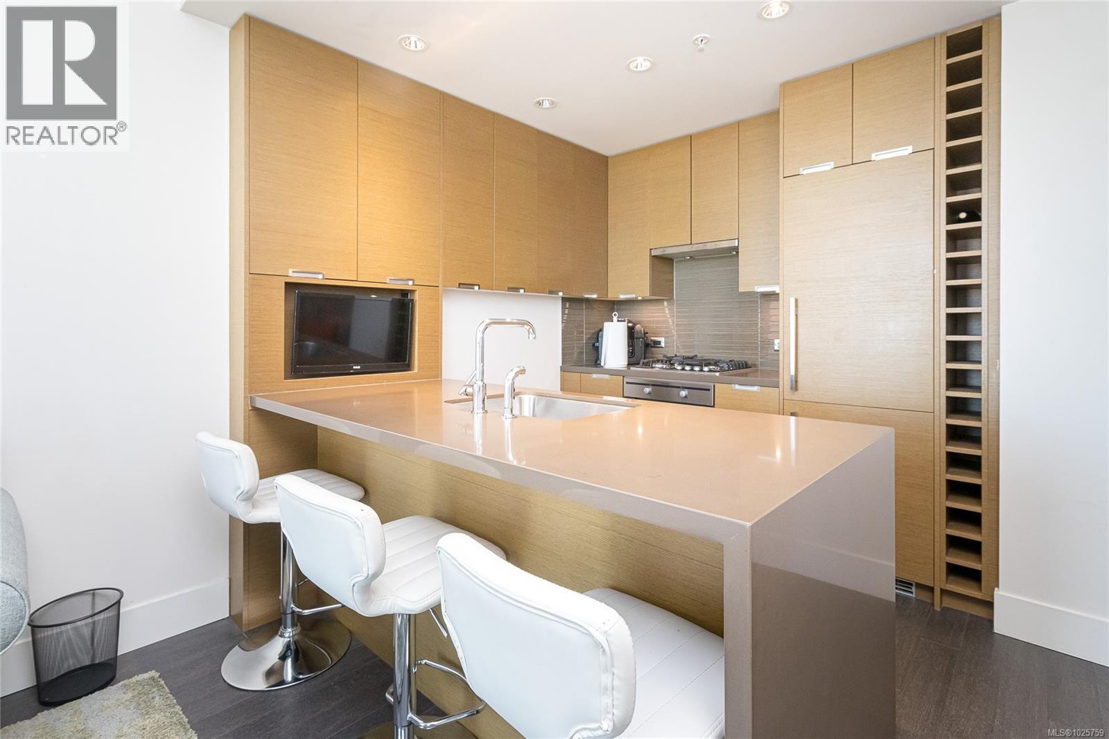 708 83 Saghalie Rd, Victoria, British Columbia  V9A 0E7 - Photo 8 - 1025759