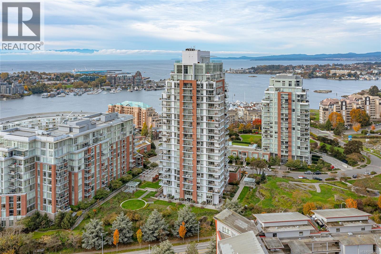 708 83 Saghalie Rd, Victoria, British Columbia