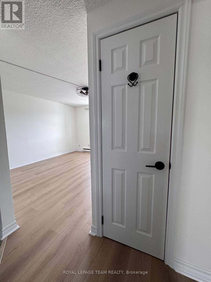 2 - 1133 Maisonneuve Street, Ottawa, Ontario  K1C 1K9 - Photo 7 - X12806598