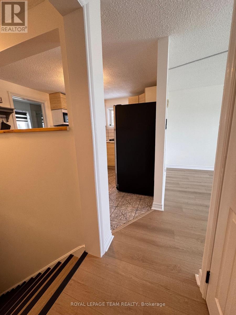 2 - 1133 Maisonneuve Street, Ottawa, Ontario  K1C 1K9 - Photo 9 - X12806598