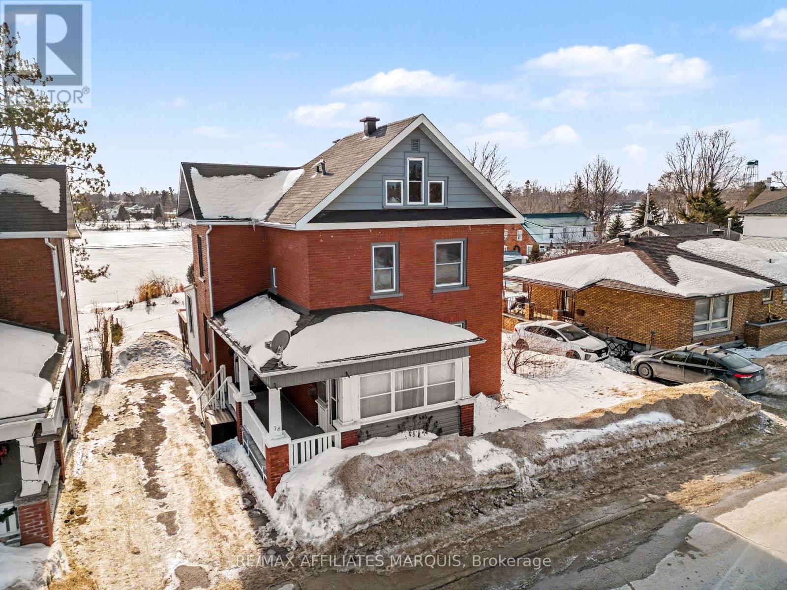 18 Queen Street, Smiths Falls, Ontario  K7A 3N2 - Photo 2 - X12806728