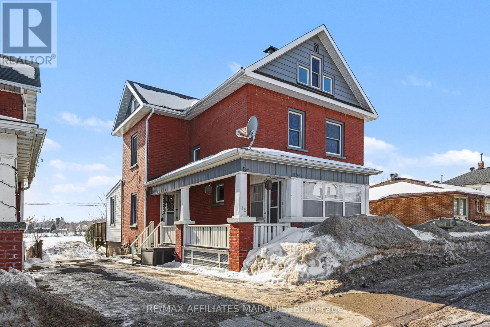 18 Queen Street, Smiths Falls, Ontario  K7A 3N2 - Photo 3 - X12806728