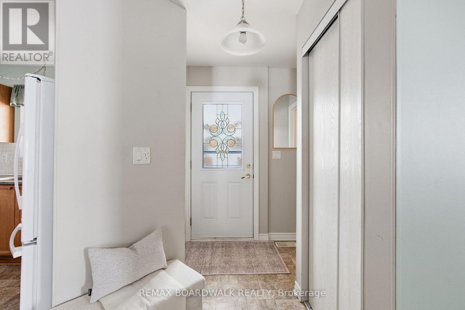 307 Chestnut Private, Ottawa, Ontario  K0A 2Z0 - Photo 2 - X12806800