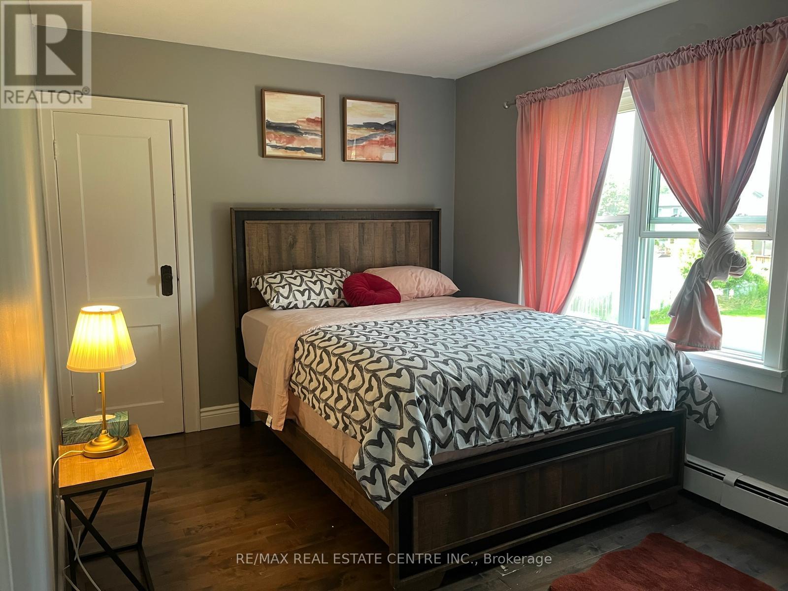 188 Thorold Road, Welland, Ontario  L3C 3V7 - Photo 11 - X12787850