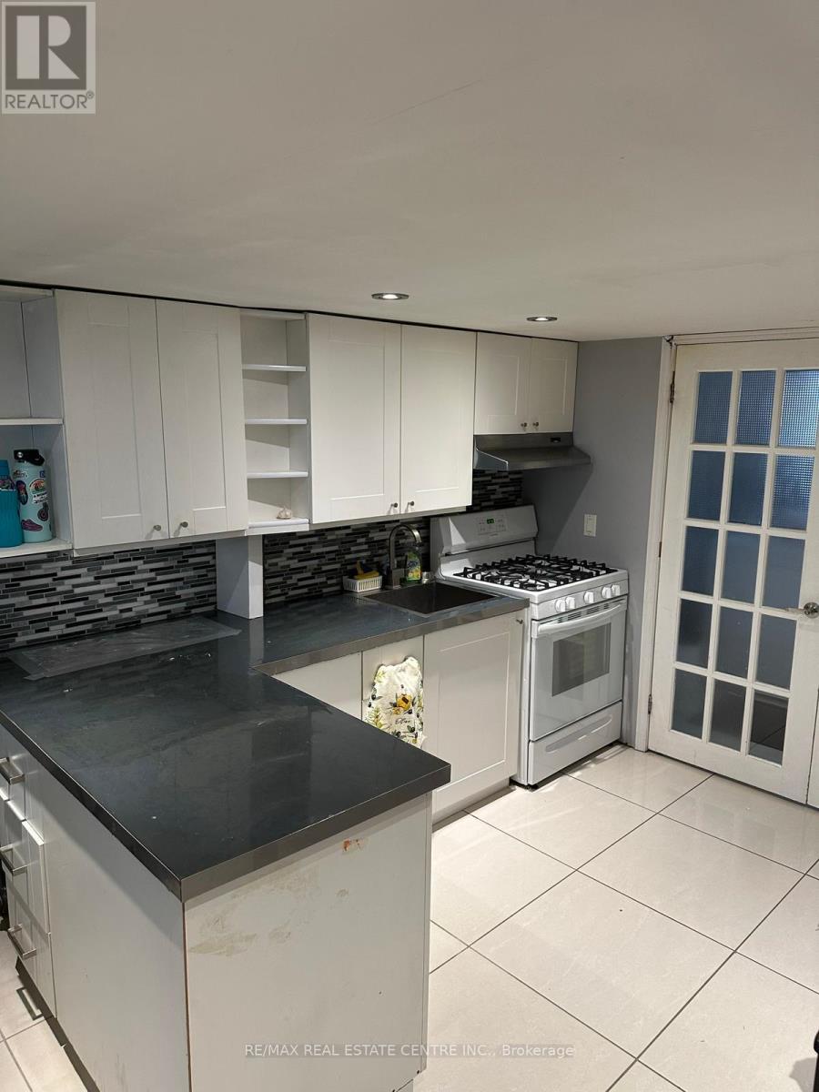 188 Thorold Road, Welland, Ontario  L3C 3V7 - Photo 2 - X12787850