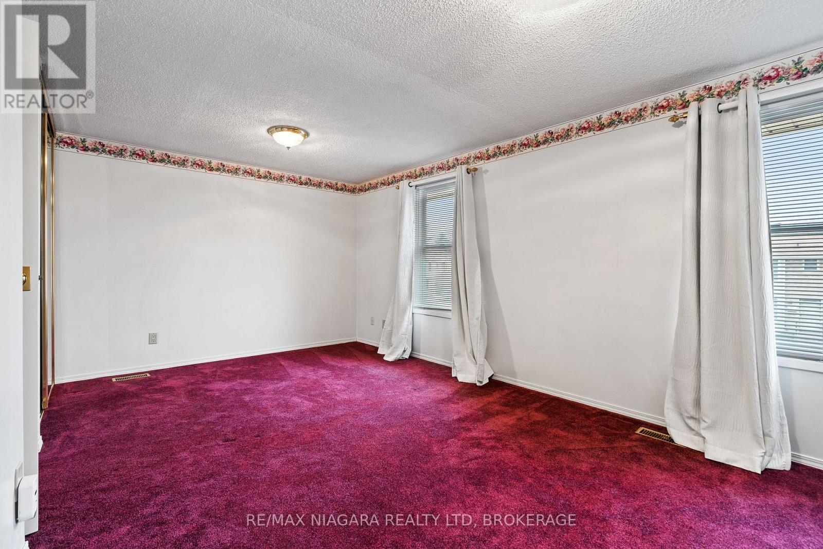 4 - 242 Lakeport Road, St. Catharines, Ontario  L2N 6V2 - Photo 12 - X12806808