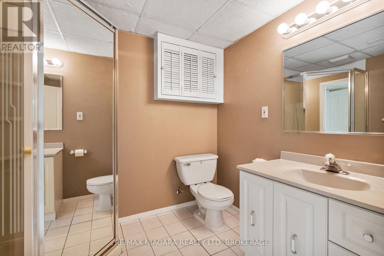 4 - 242 Lakeport Road, St. Catharines, Ontario  L2N 6V2 - Photo 18 - X12806808