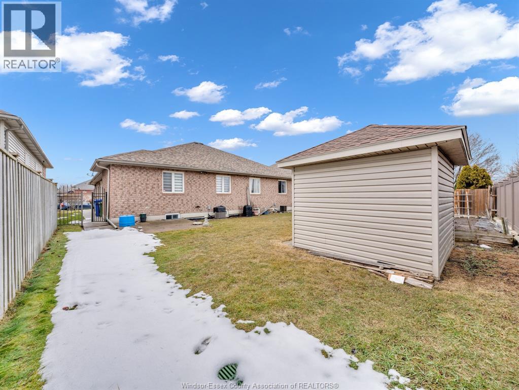 1598 Heatherglen Drive, Tecumseh, Ontario N8N 5B5 - Photo 5 - 26003600