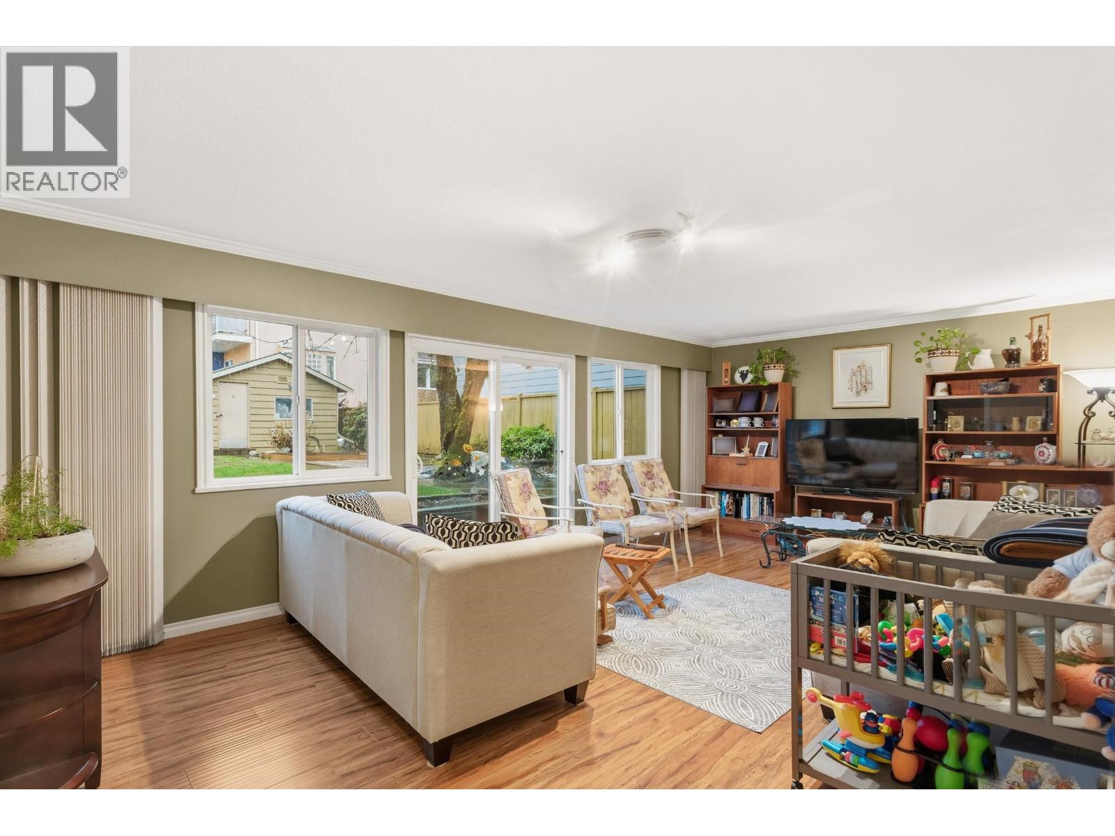 4729 Canada Way, Burnaby, British Columbia  V5G 1L3 - Photo 6 - R3090774