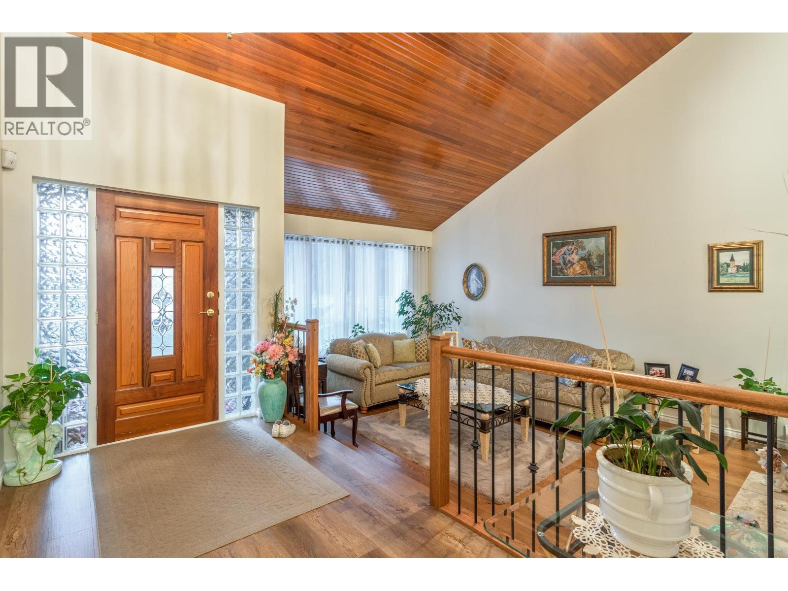 4729 Canada Way, Burnaby, British Columbia  V5G 1L3 - Photo 9 - R3090774