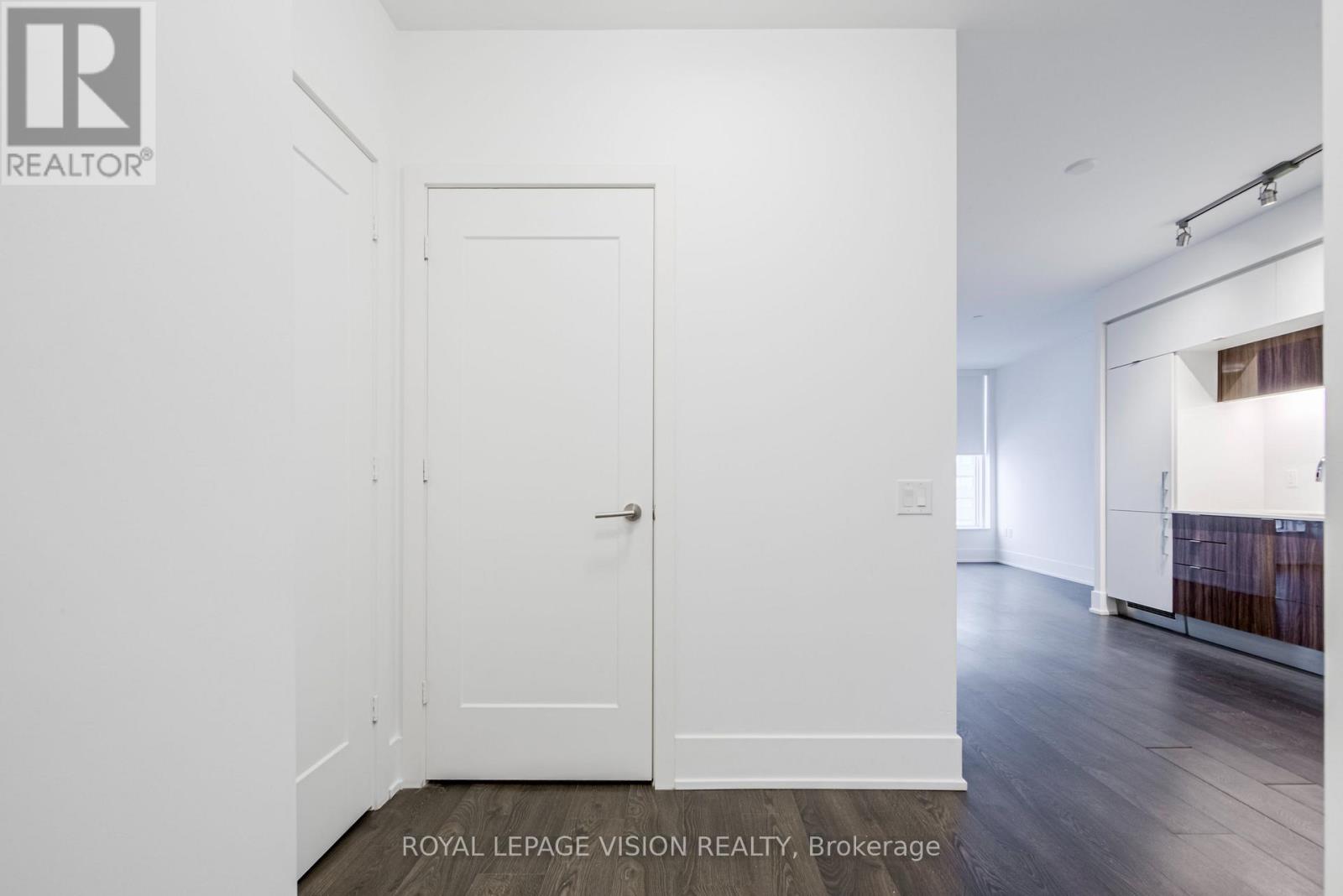 4913 - 10 York Street, Toronto (Waterfront Communities), Ontario  M5J 0E1 - Photo 10 - C12806618