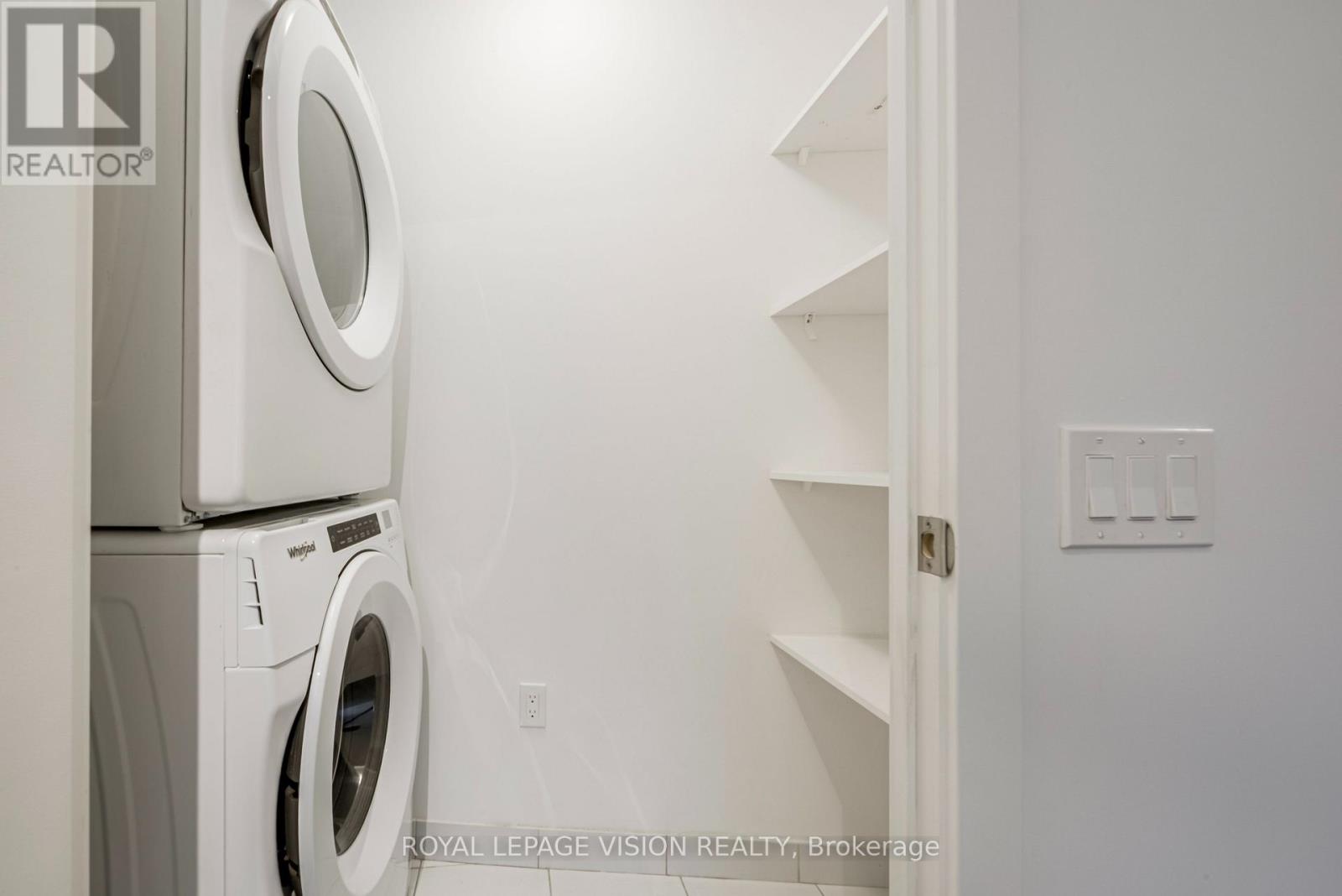 4913 - 10 York Street, Toronto (Waterfront Communities), Ontario  M5J 0E1 - Photo 21 - C12806618