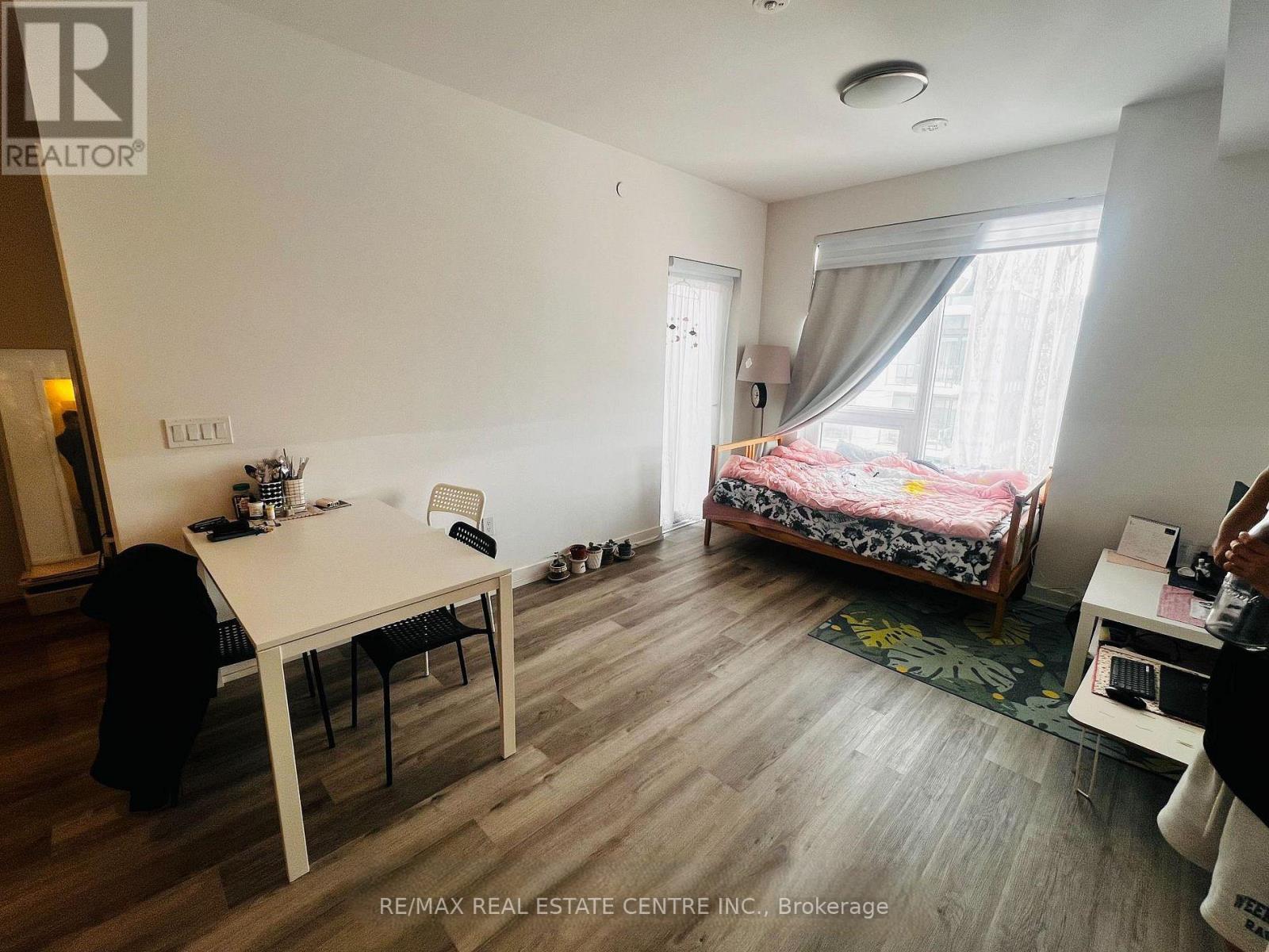 1902 - 15 Wellington Street S, Kitchener, Ontario  N2G 0E4 - Photo 11 - X12802582