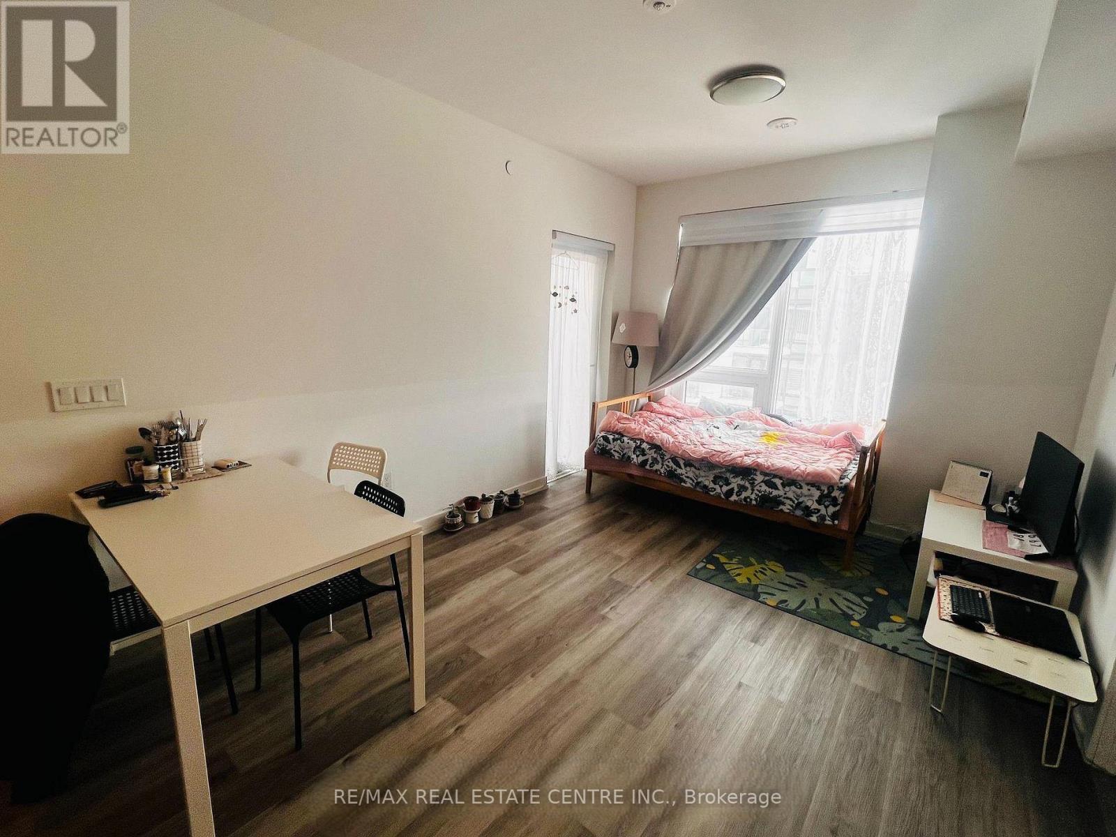 1902 - 15 Wellington Street S, Kitchener, Ontario  N2G 0E4 - Photo 12 - X12802582