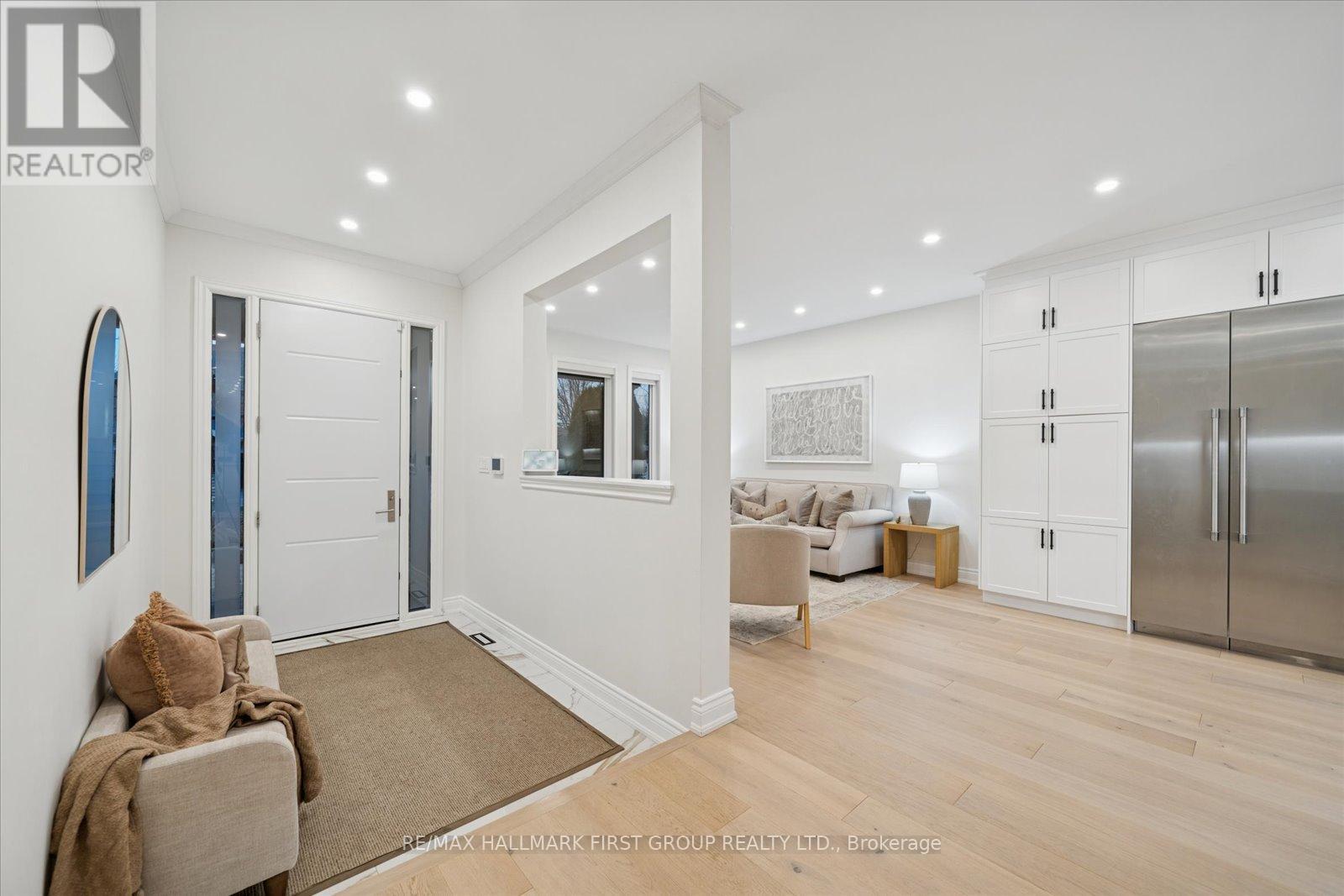 462 Oakwood Drive, Pickering, Ontario  L1W 2M7 - Photo 2 - E12806746