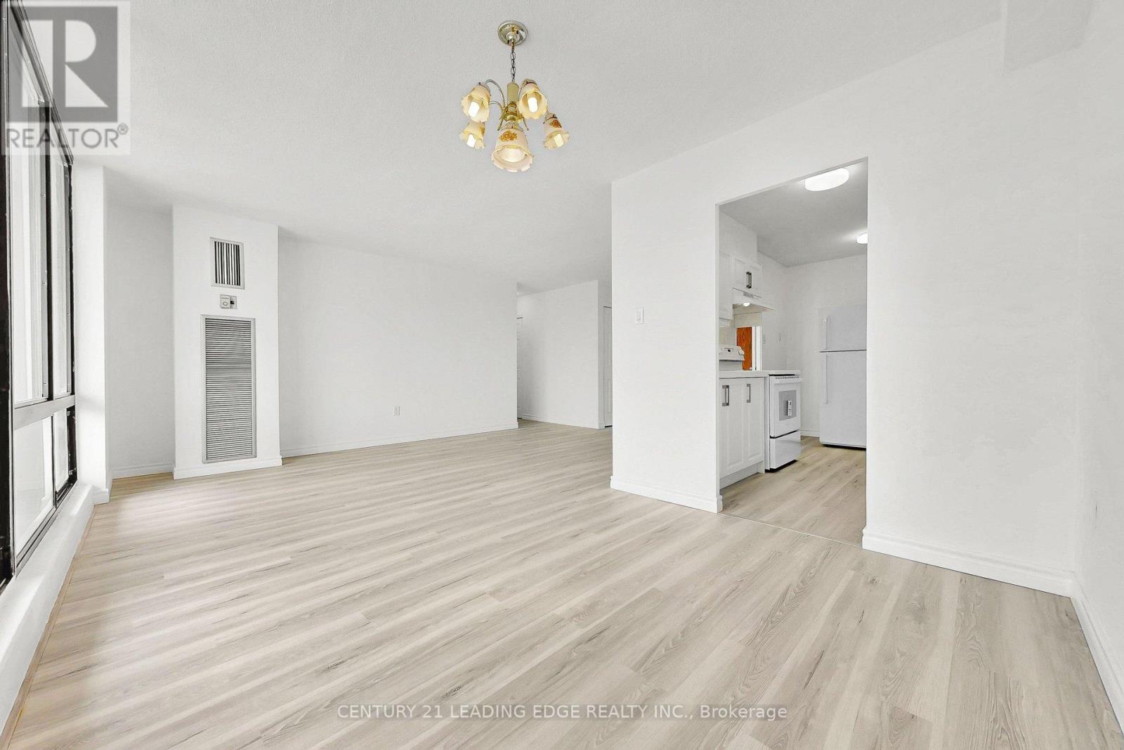 1604 - 260 Seneca Hill Drive, Toronto, Ontario  M2J 4S6 - Photo 8 - C12806374